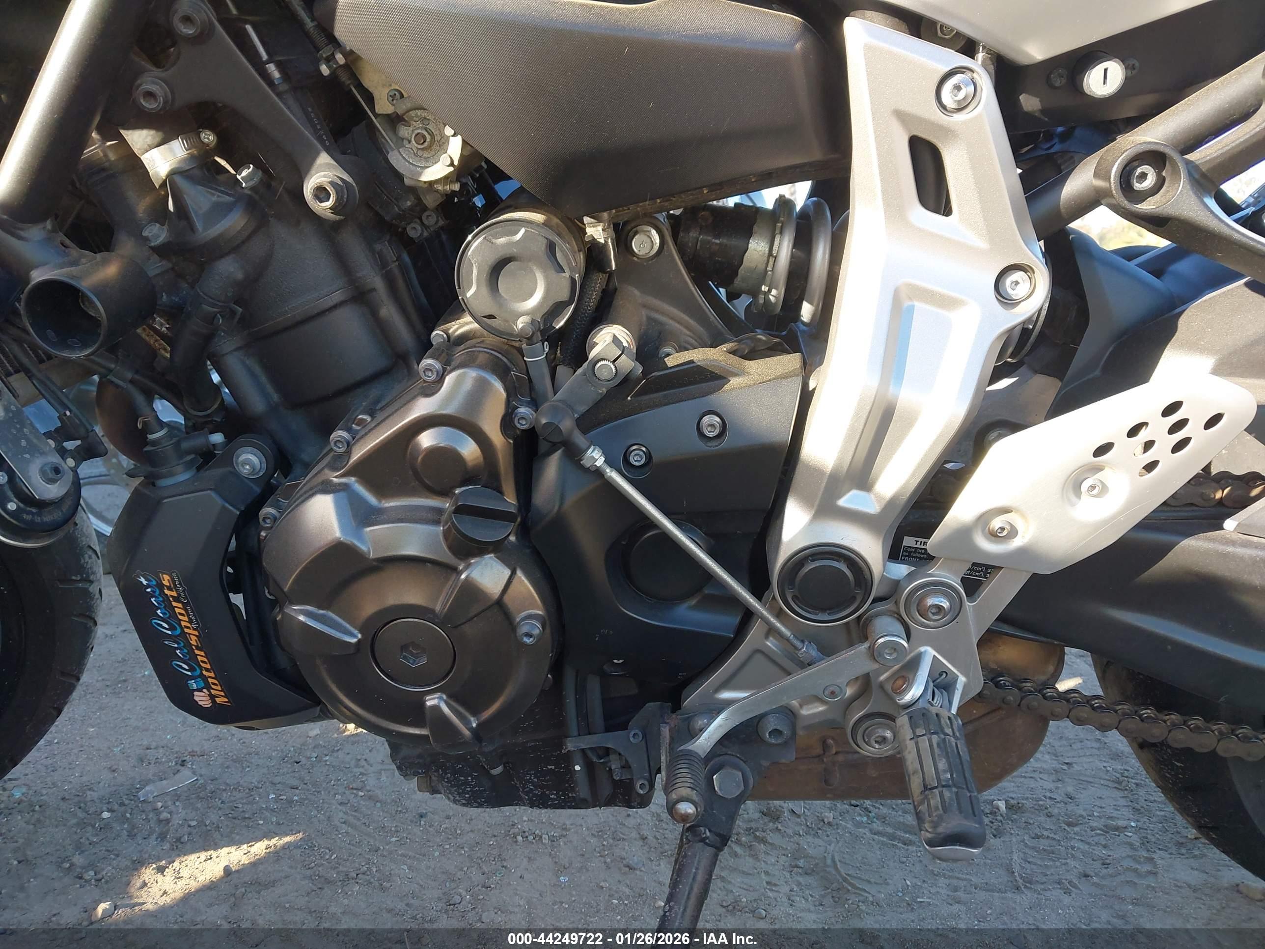 YAMAHA FZ07 image 9