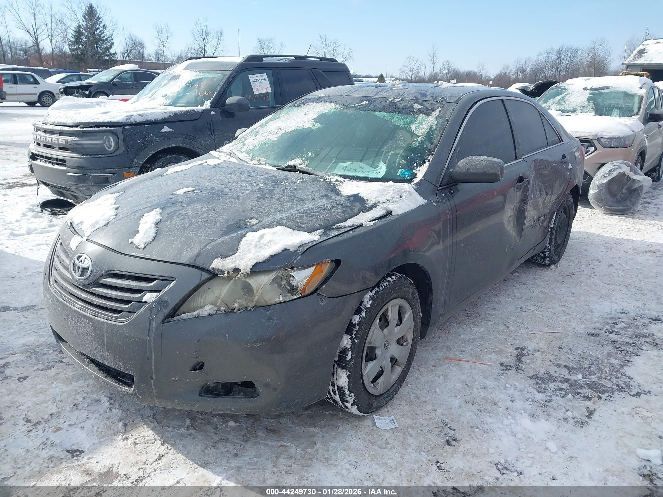 TOYOTA CAMRY image 2