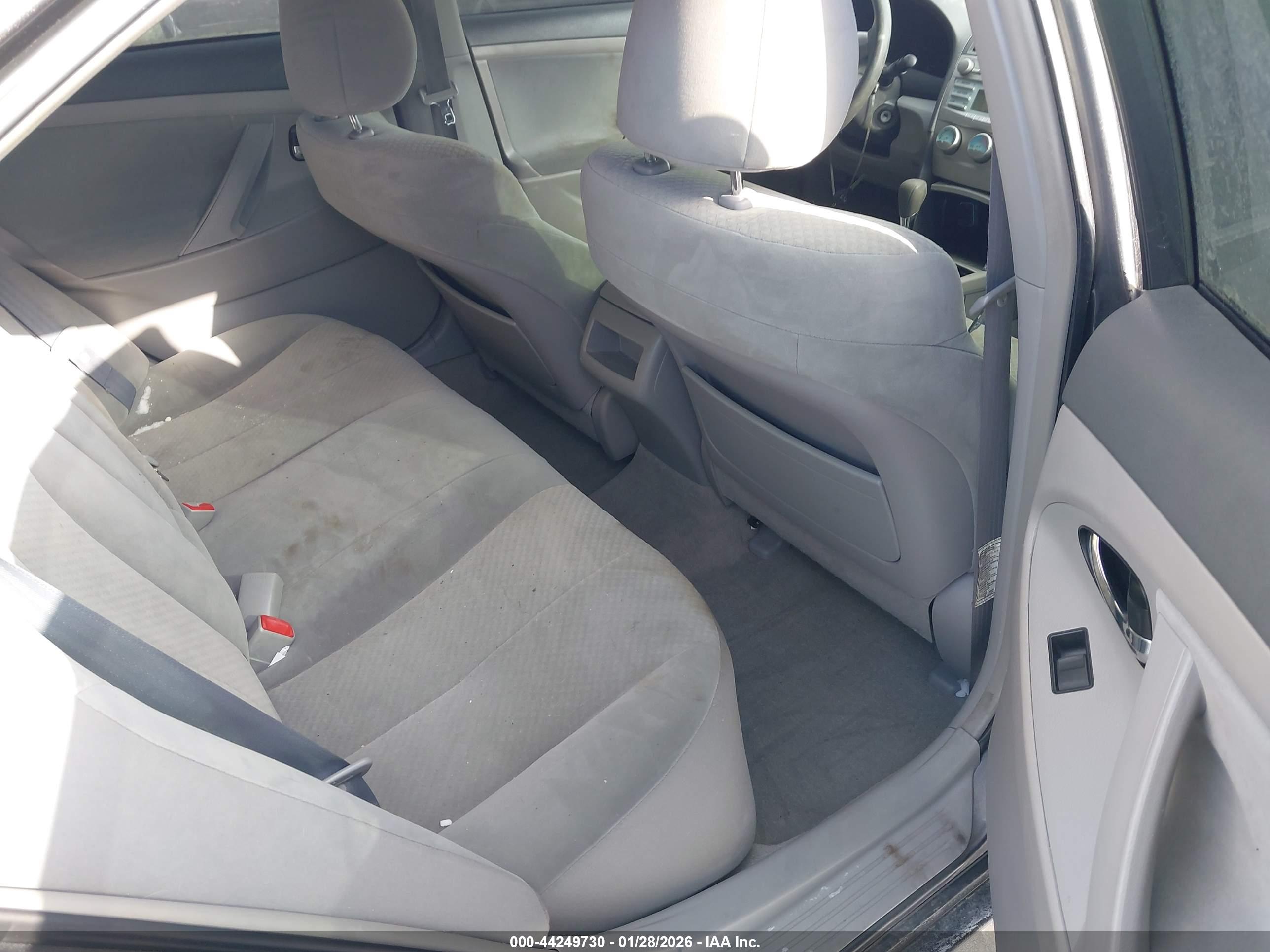 TOYOTA CAMRY image 8
