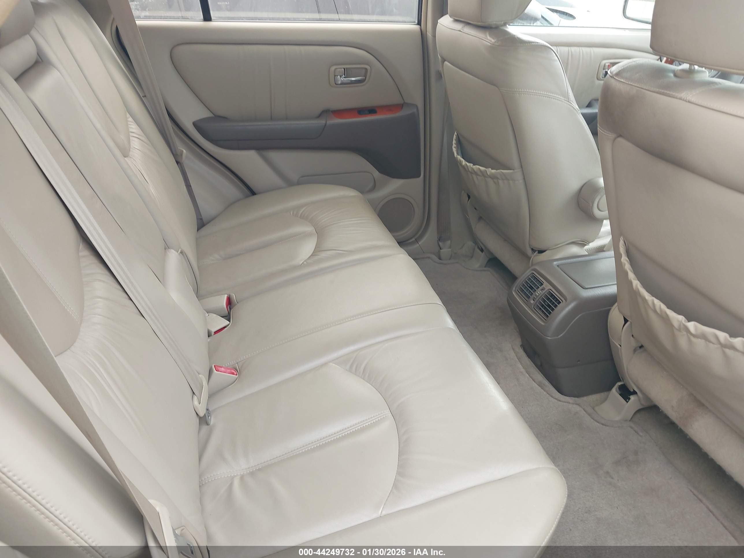 LEXUS RX image 8