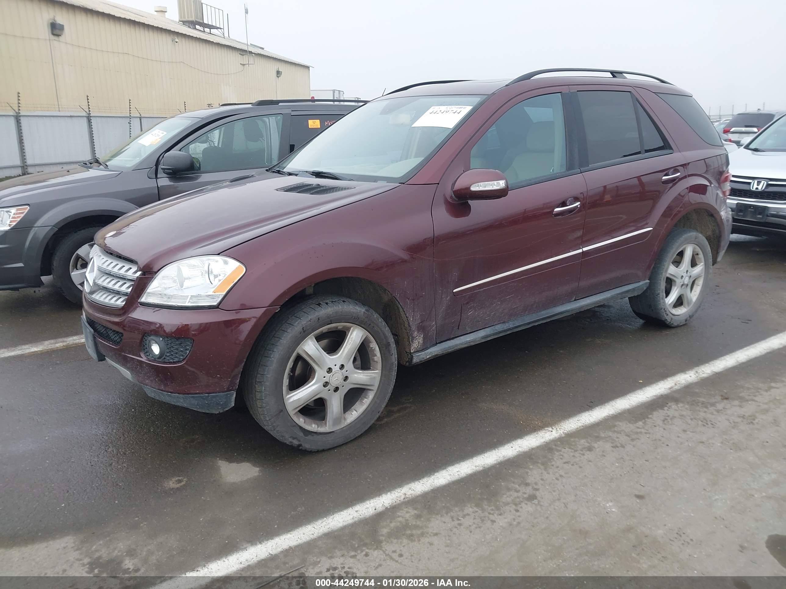 MERCEDES-BENZ ML image 2