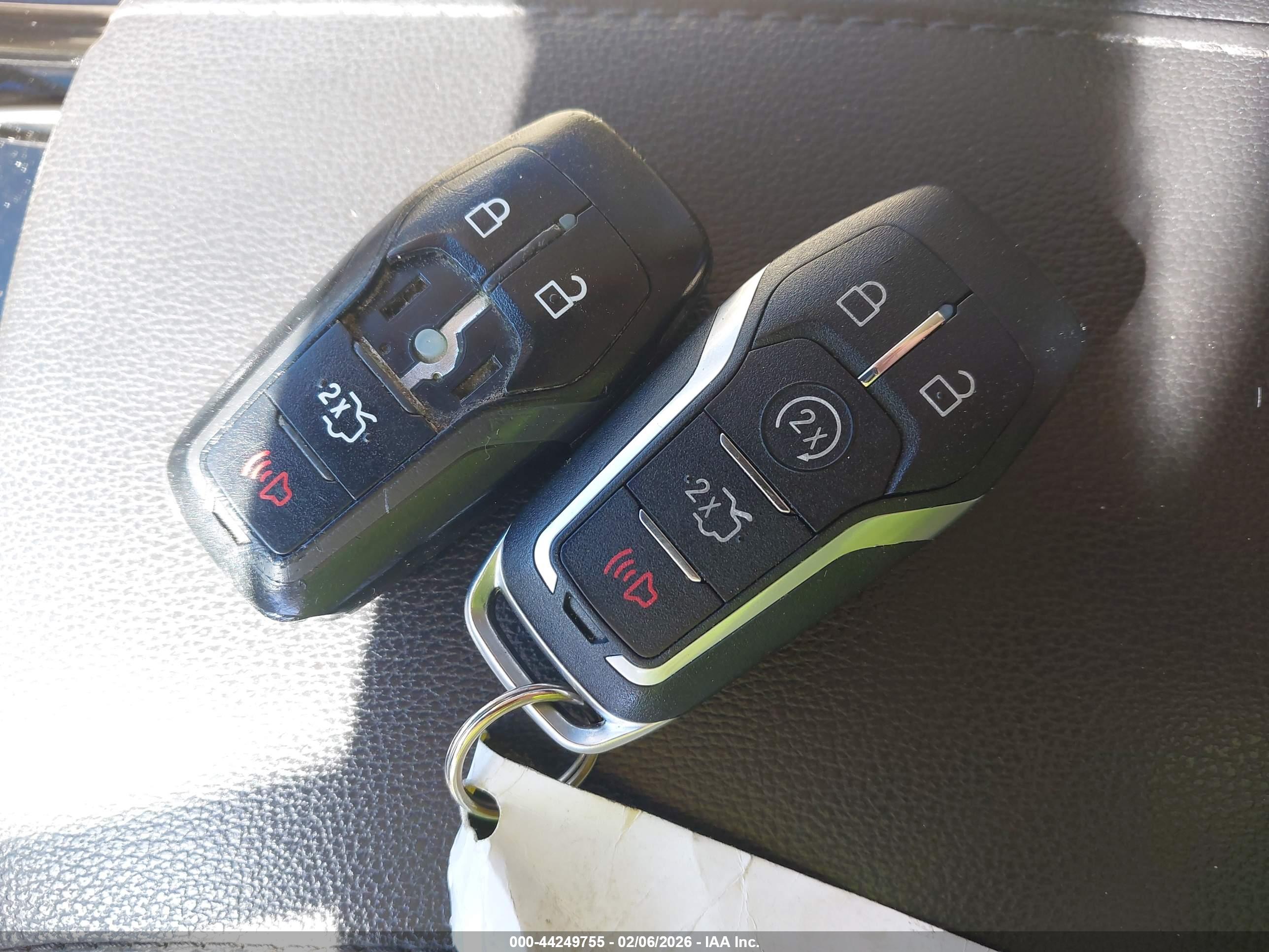 FORD FUSION image 11