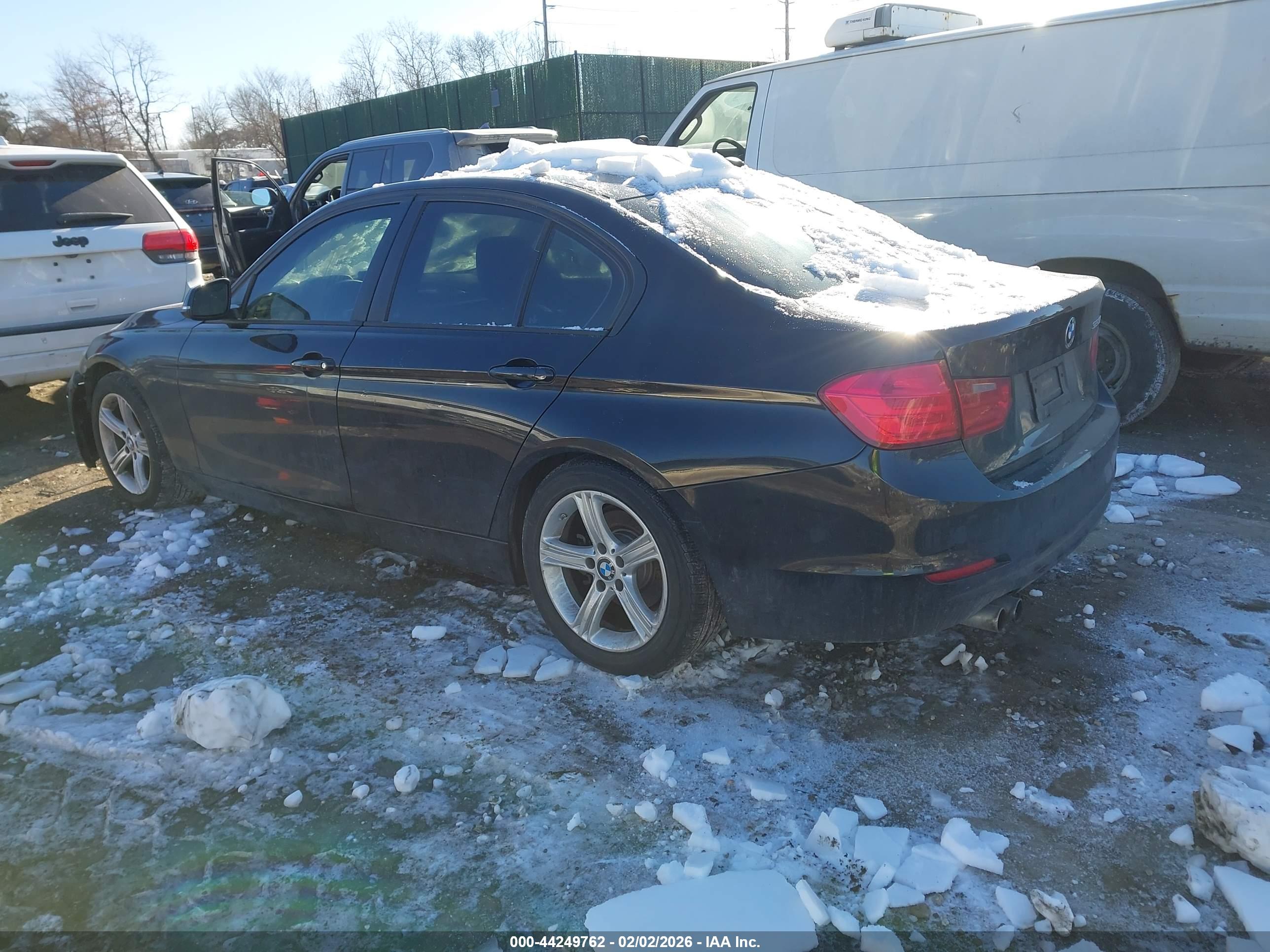BMW 328I image 3