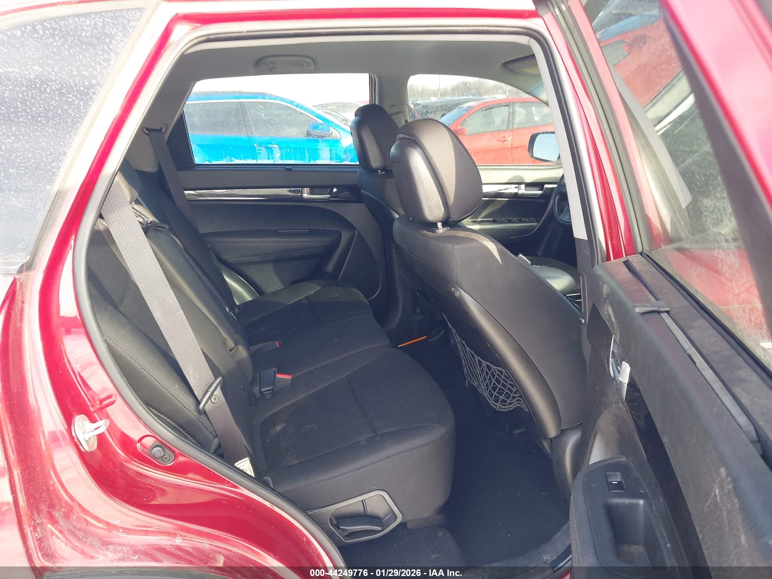 KIA SORENTO image 8
