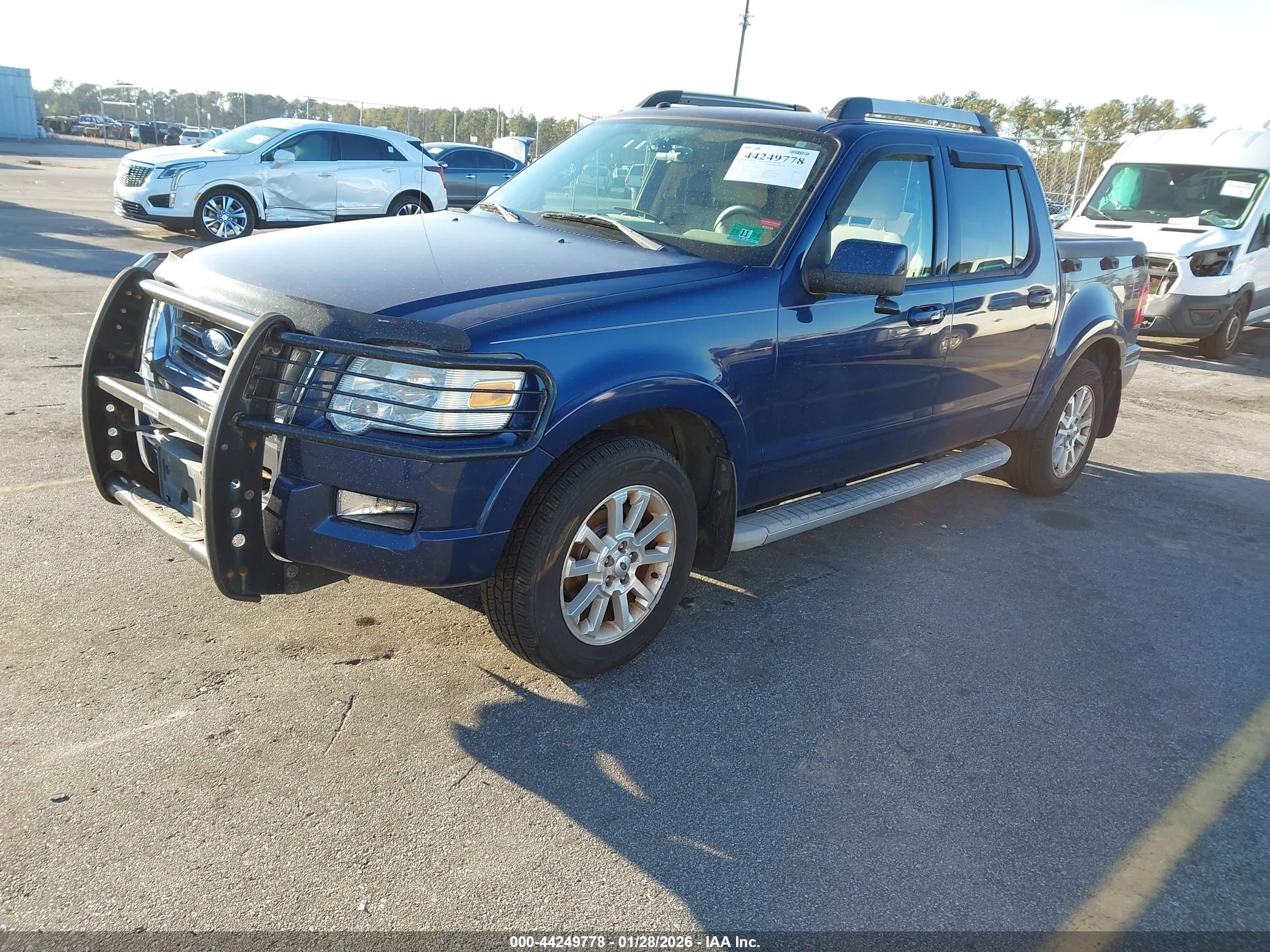 FORD EXPLORER image 2