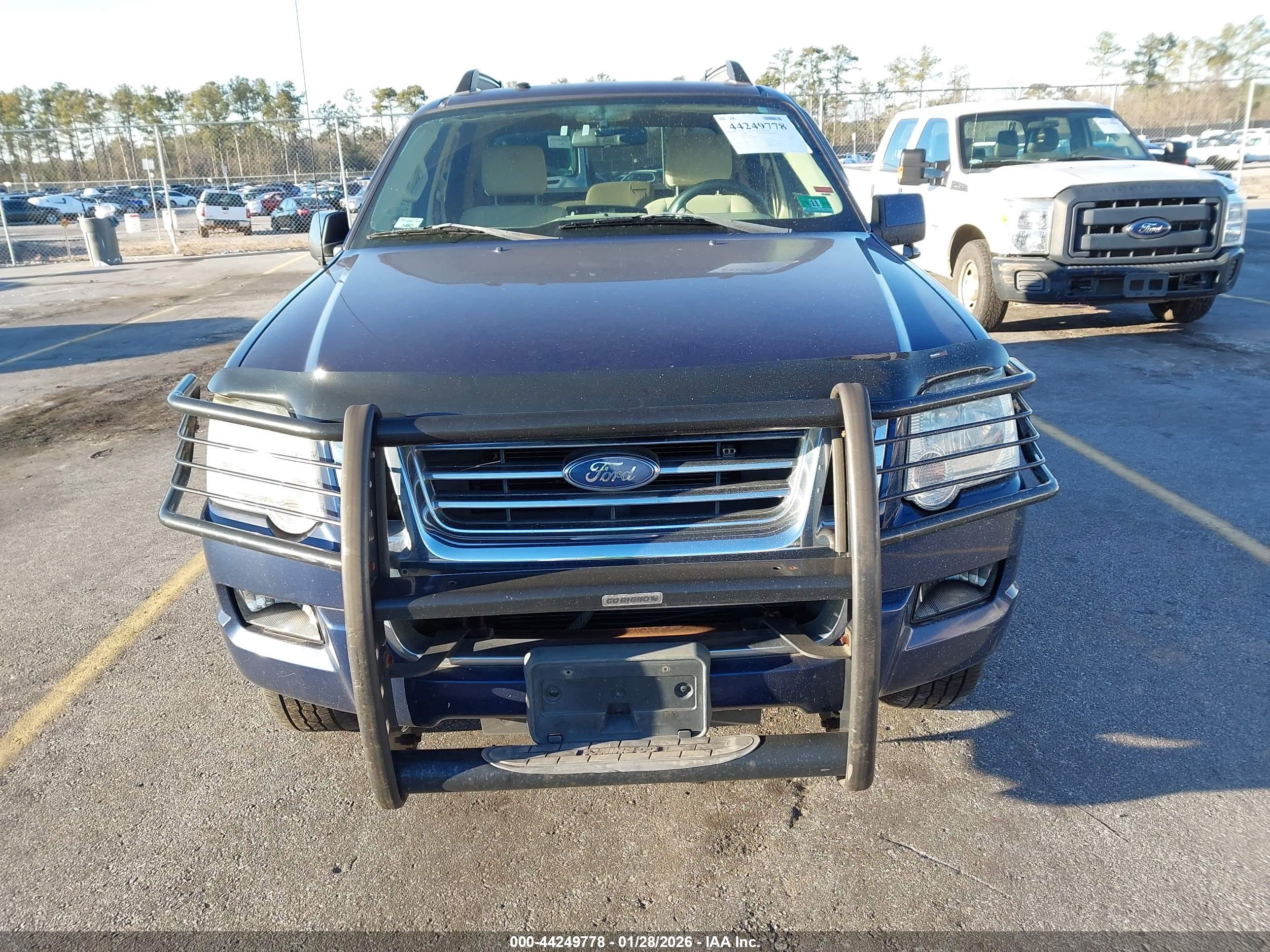 FORD EXPLORER image 6