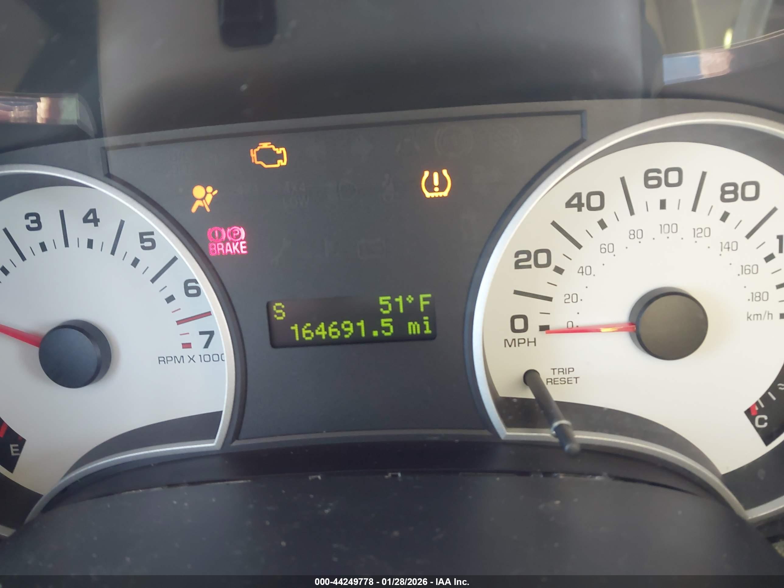 FORD EXPLORER image 7
