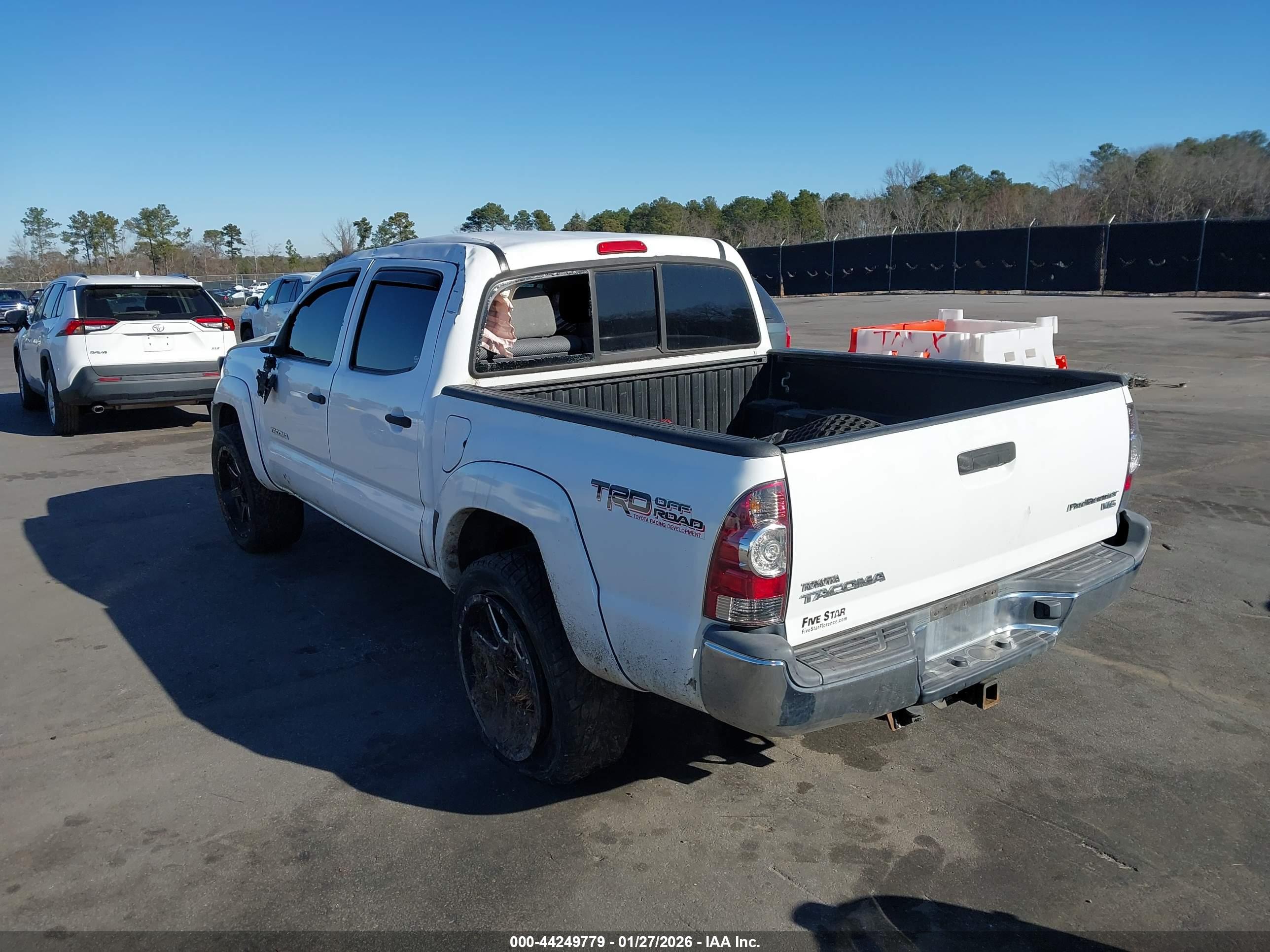 TOYOTA TACOMA image 3