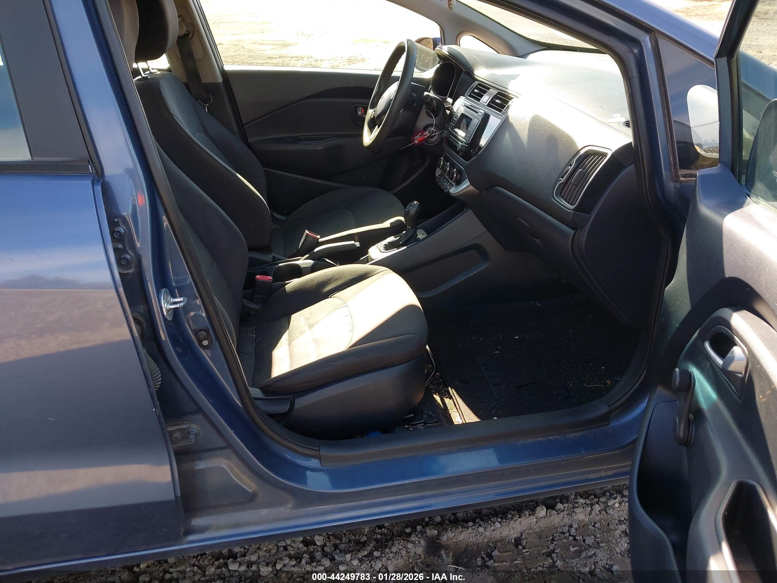 KIA RIO image 5