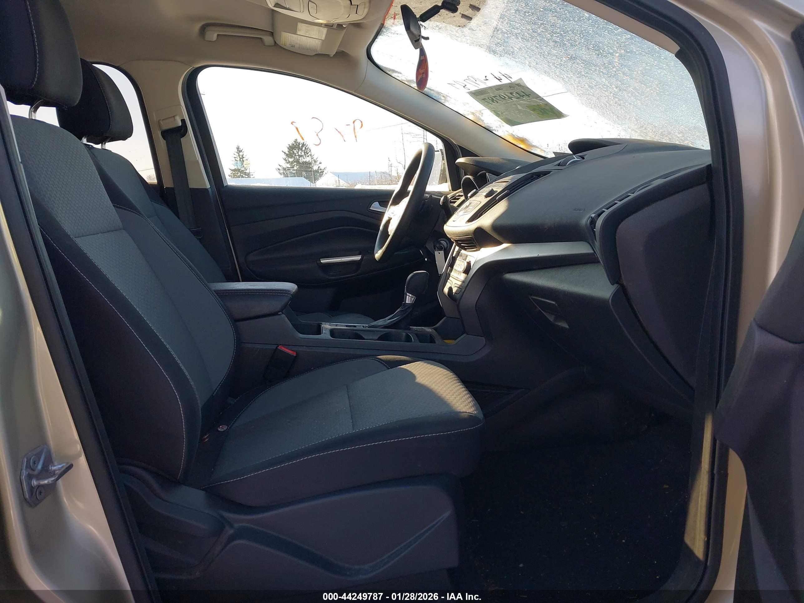 FORD ESCAPE image 5