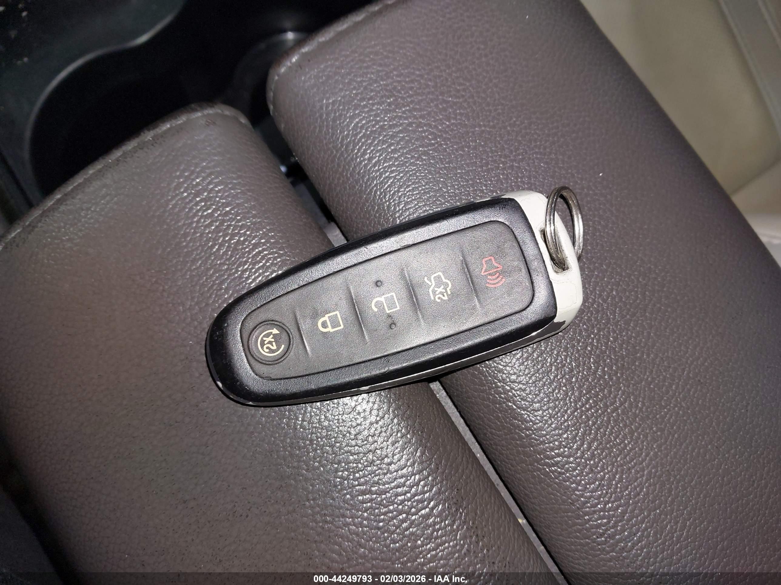 LINCOLN MKS image 11