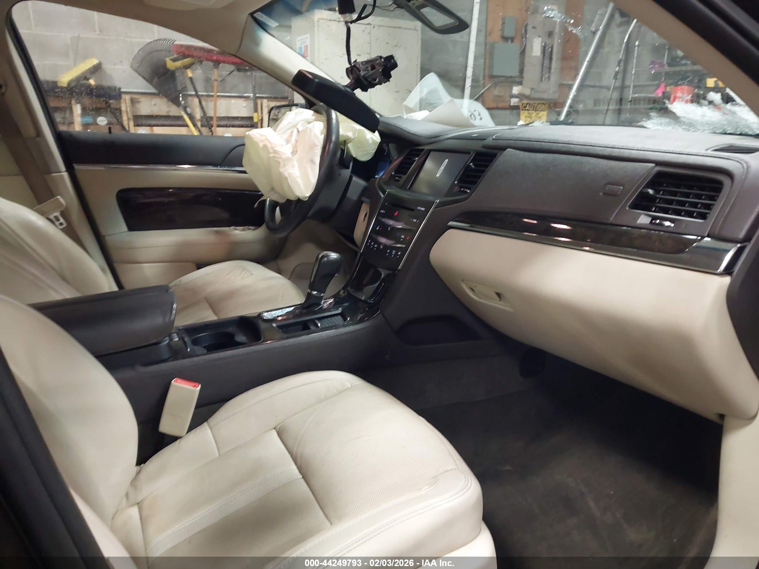 LINCOLN MKS image 5