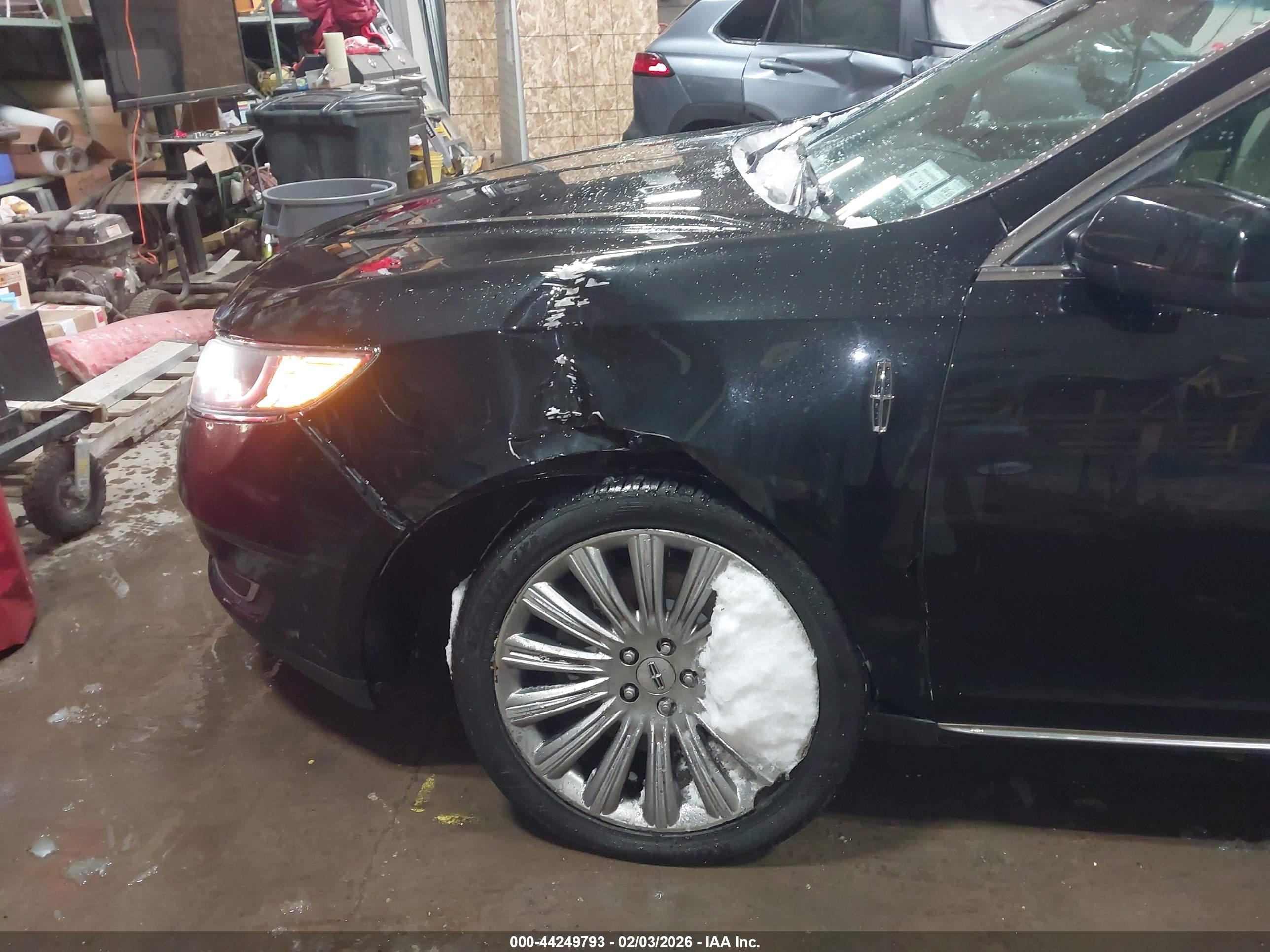 LINCOLN MKS image 6