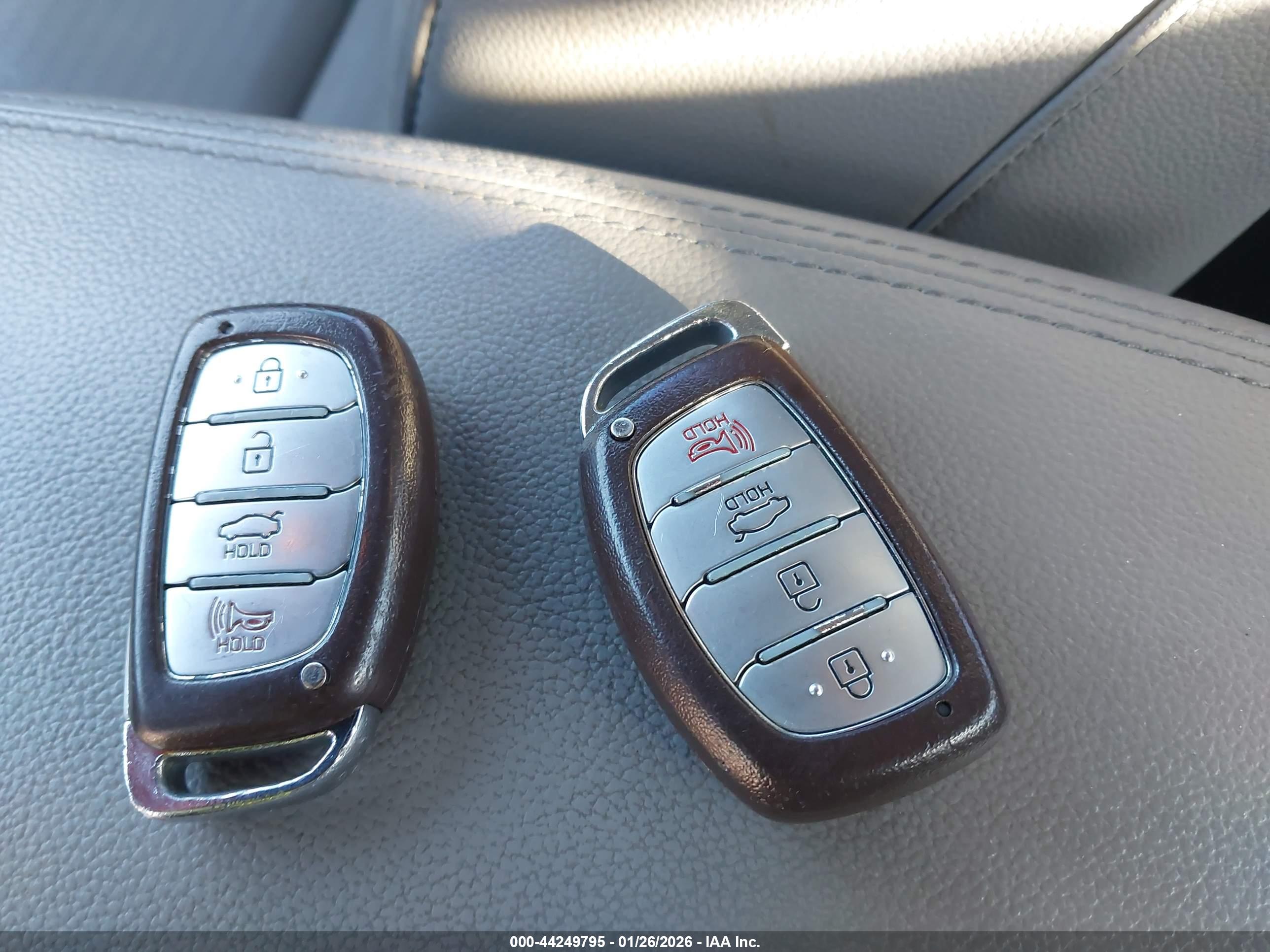 HYUNDAI ELANTRA image 11
