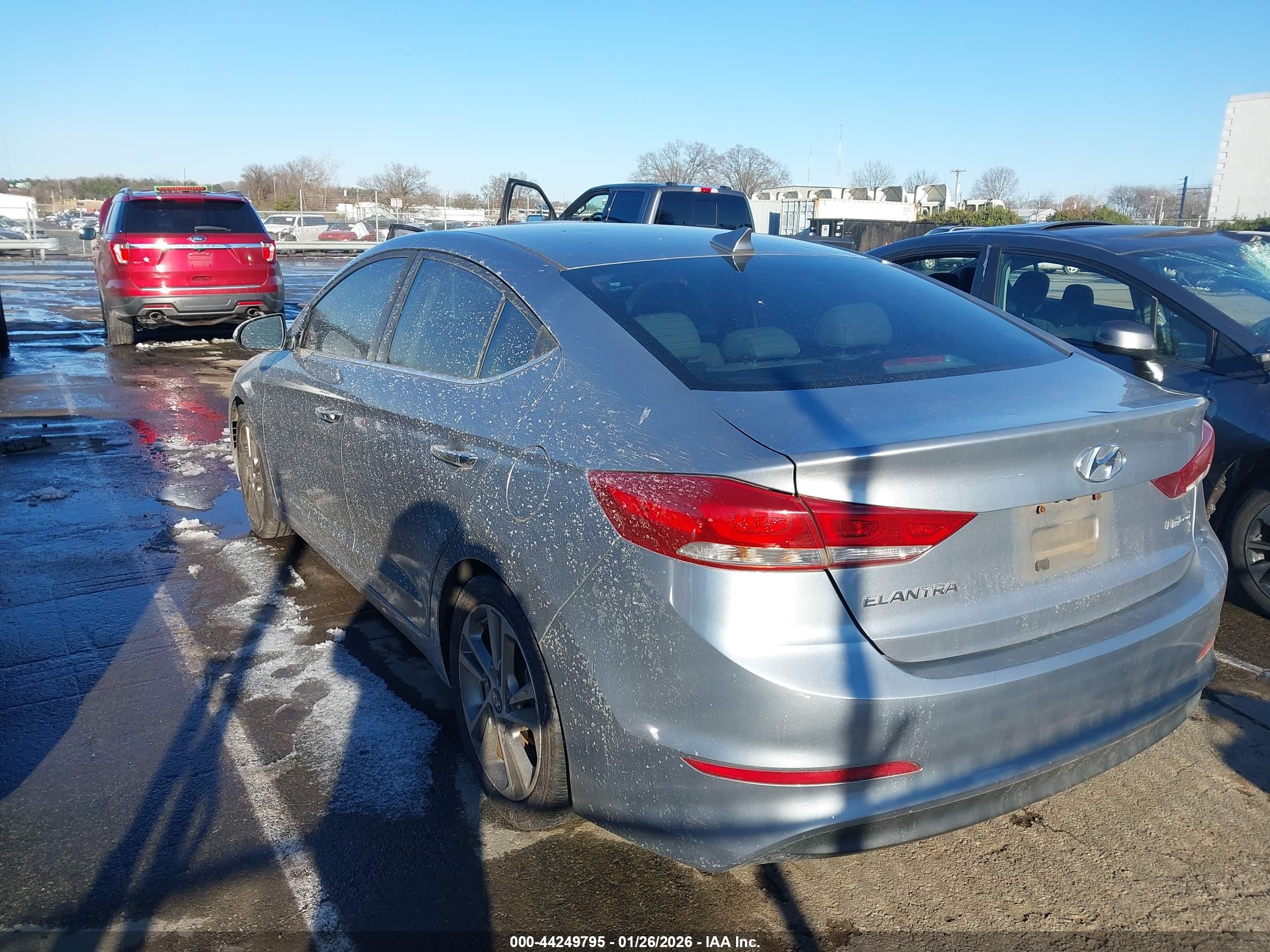 HYUNDAI ELANTRA image 3