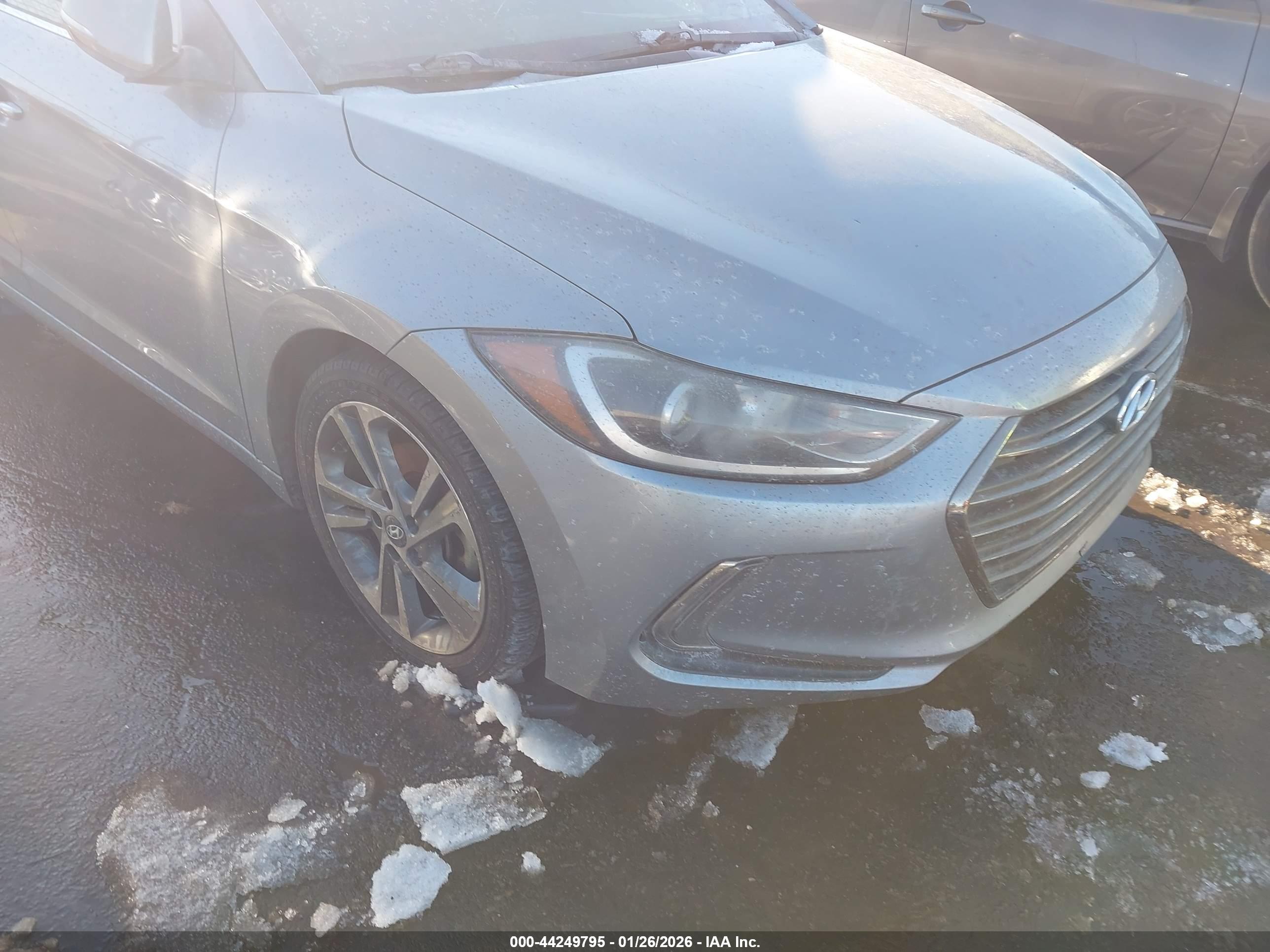 HYUNDAI ELANTRA image 6