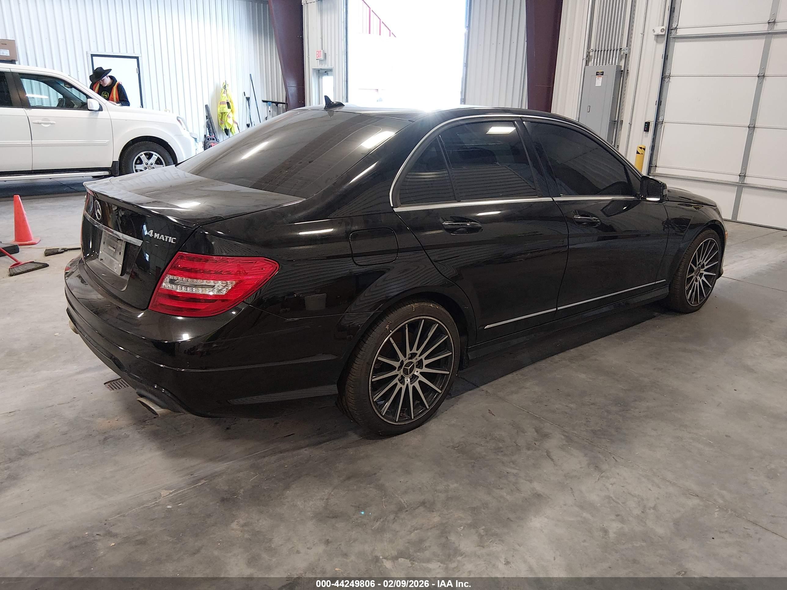 MERCEDES-BENZ C image 4