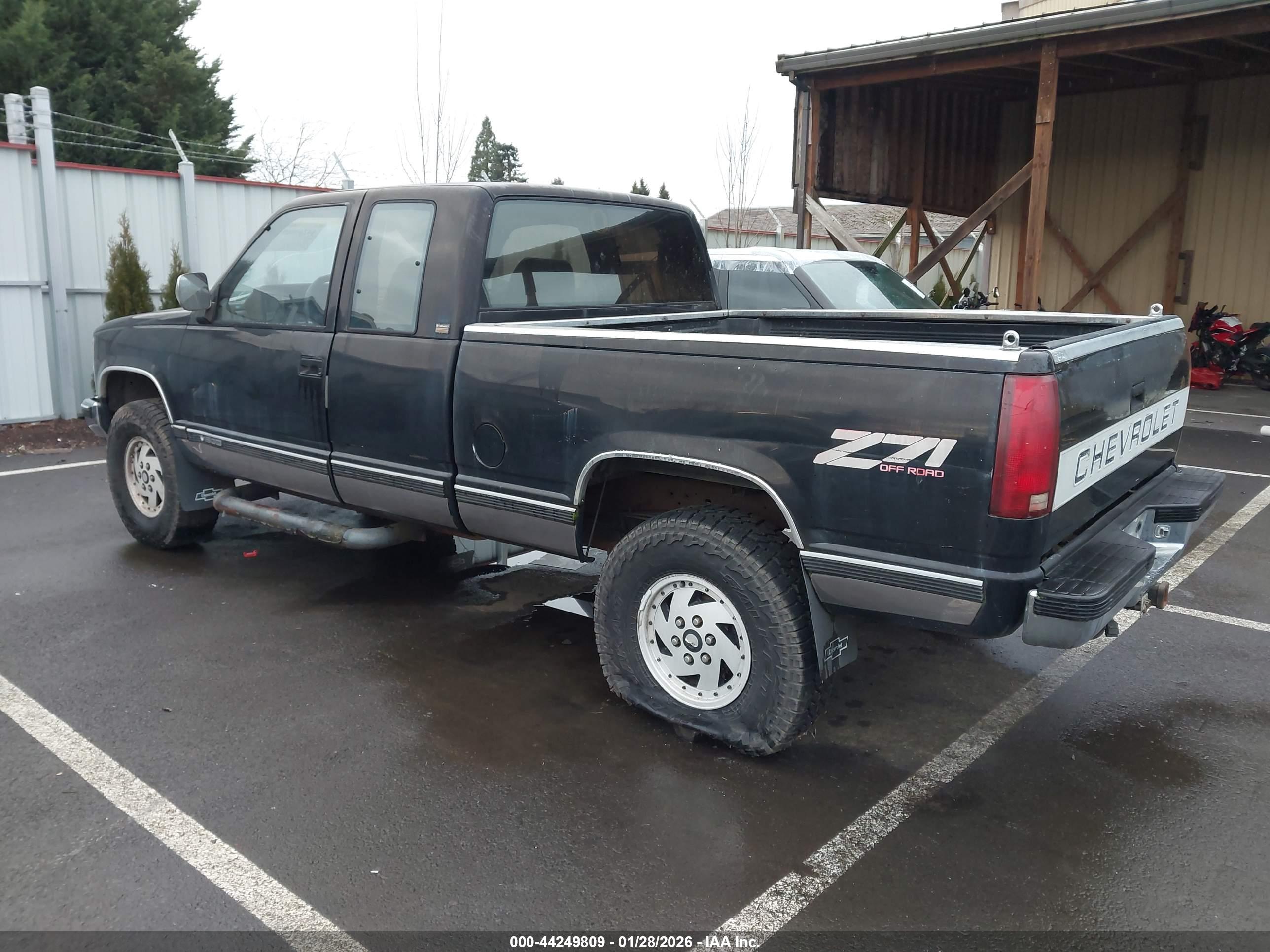 CHEVROLET GMT-400 image 3