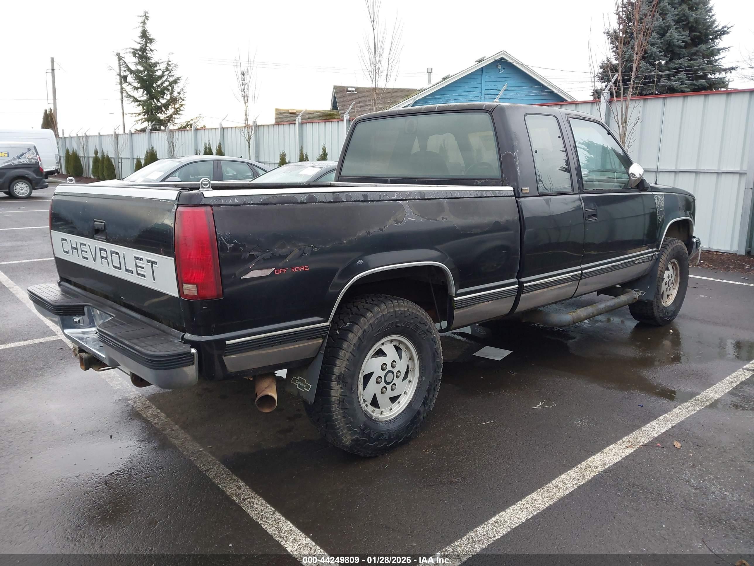 CHEVROLET GMT-400 image 4