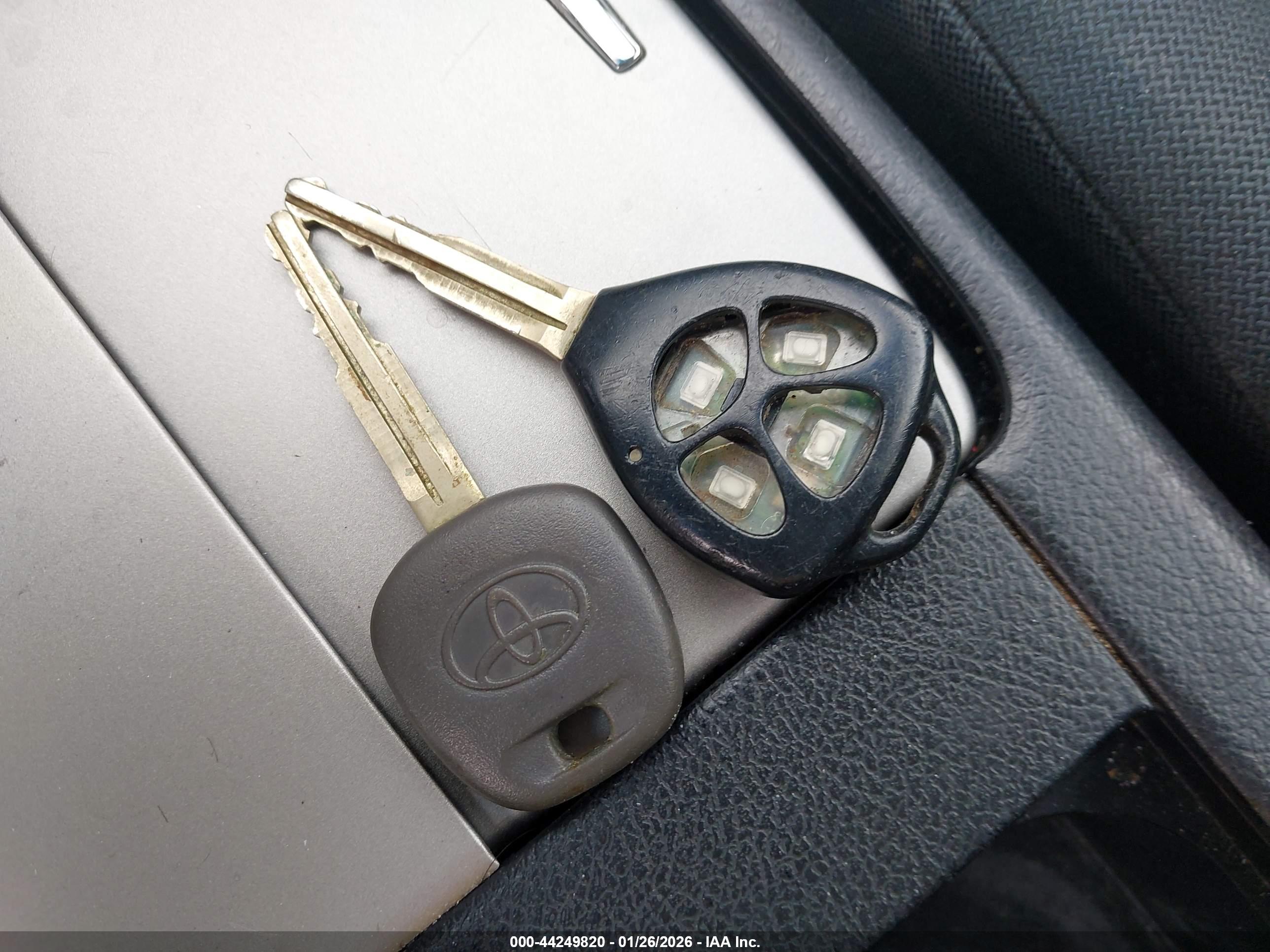 TOYOTA CAMRY image 11