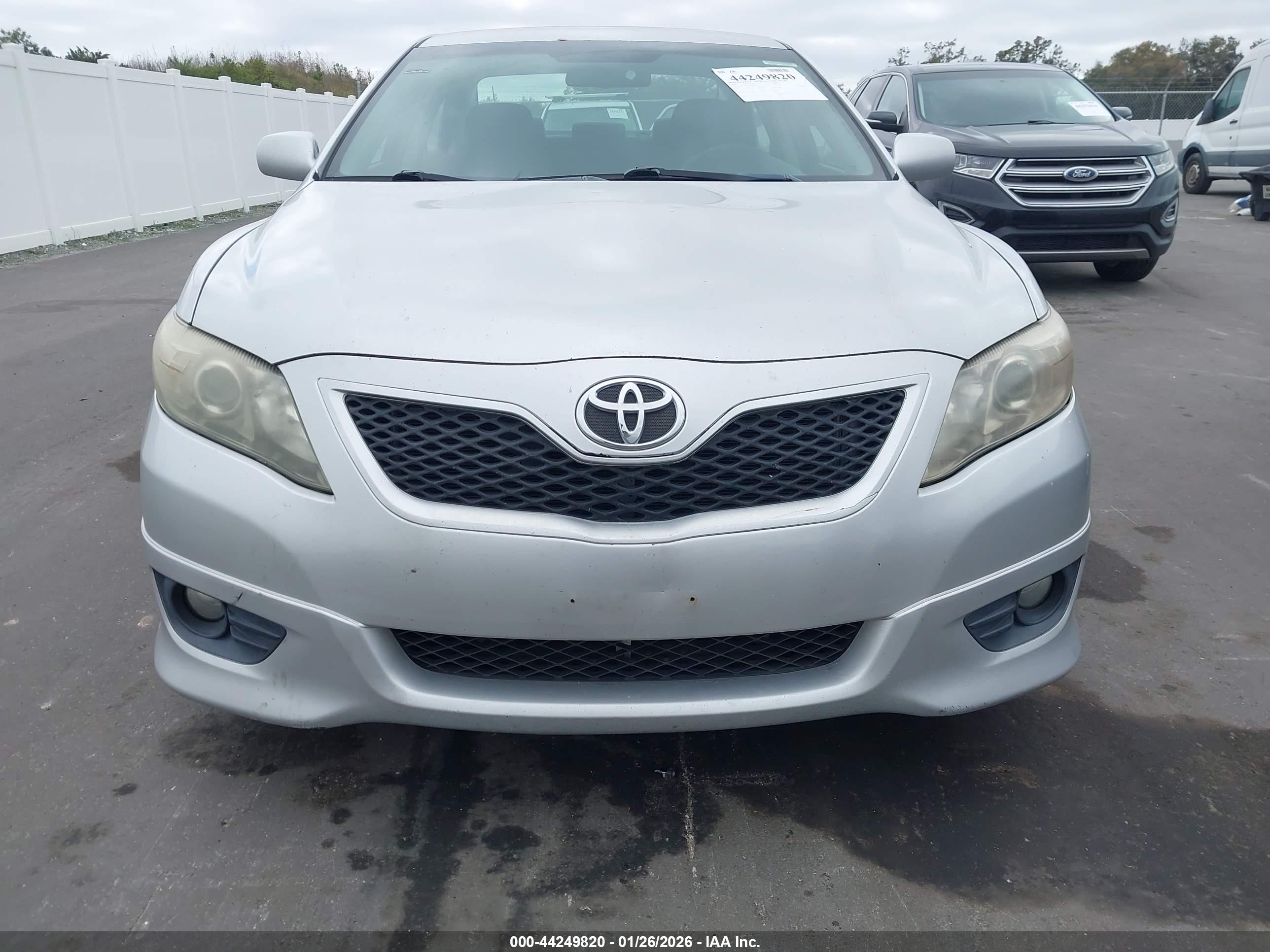 TOYOTA CAMRY image 6