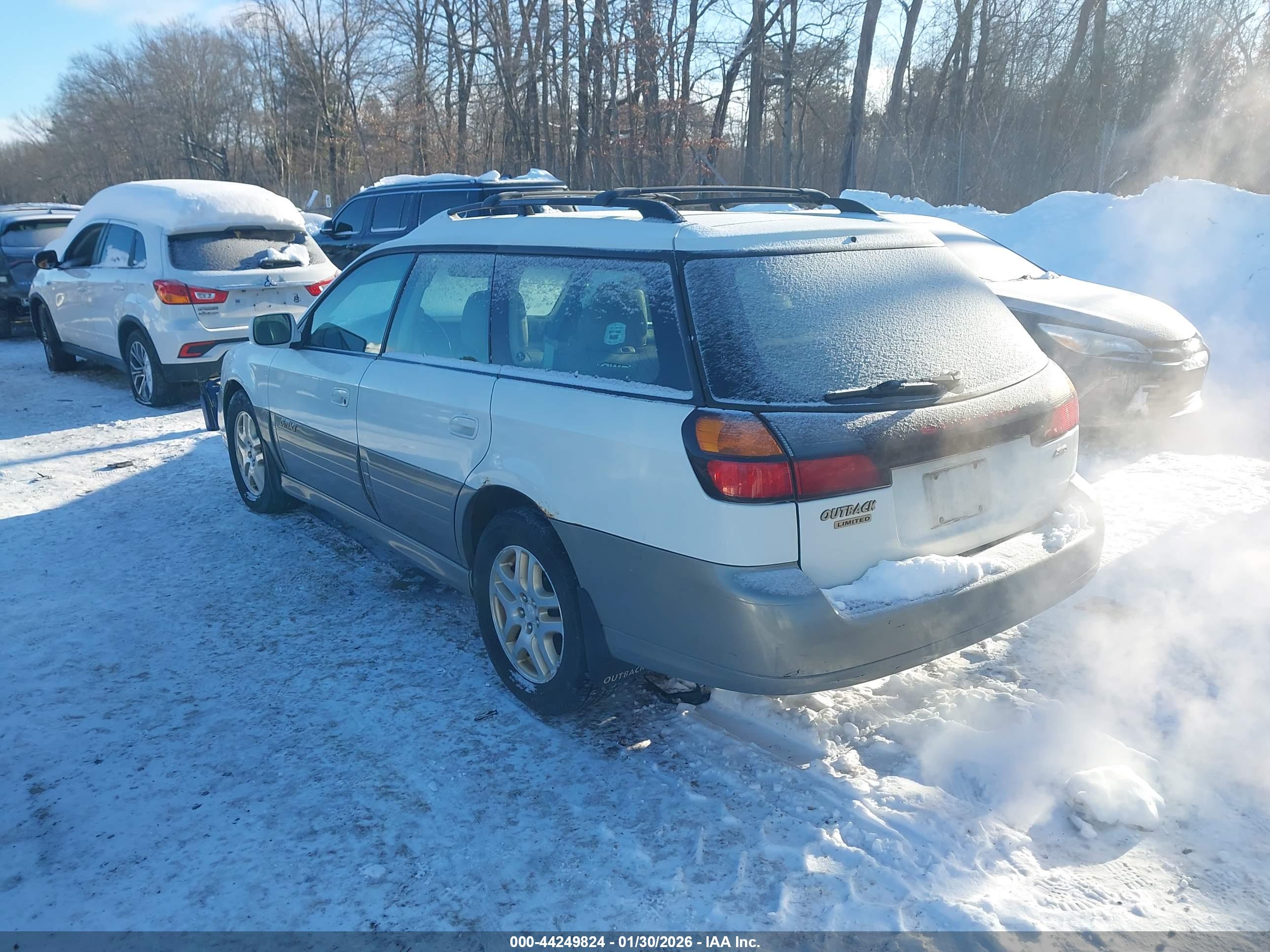 SUBARU OUTBACK image 3