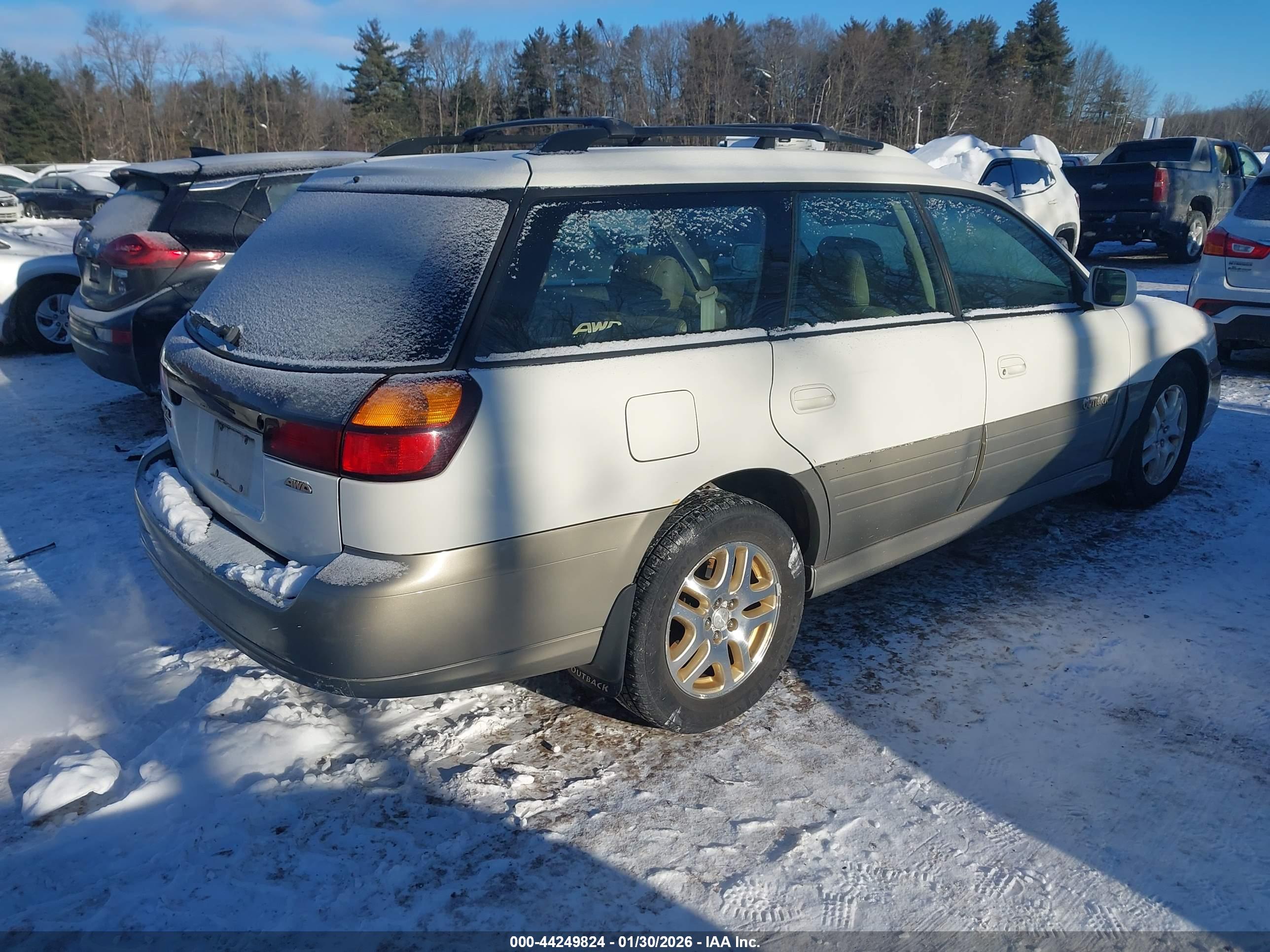 SUBARU OUTBACK image 4
