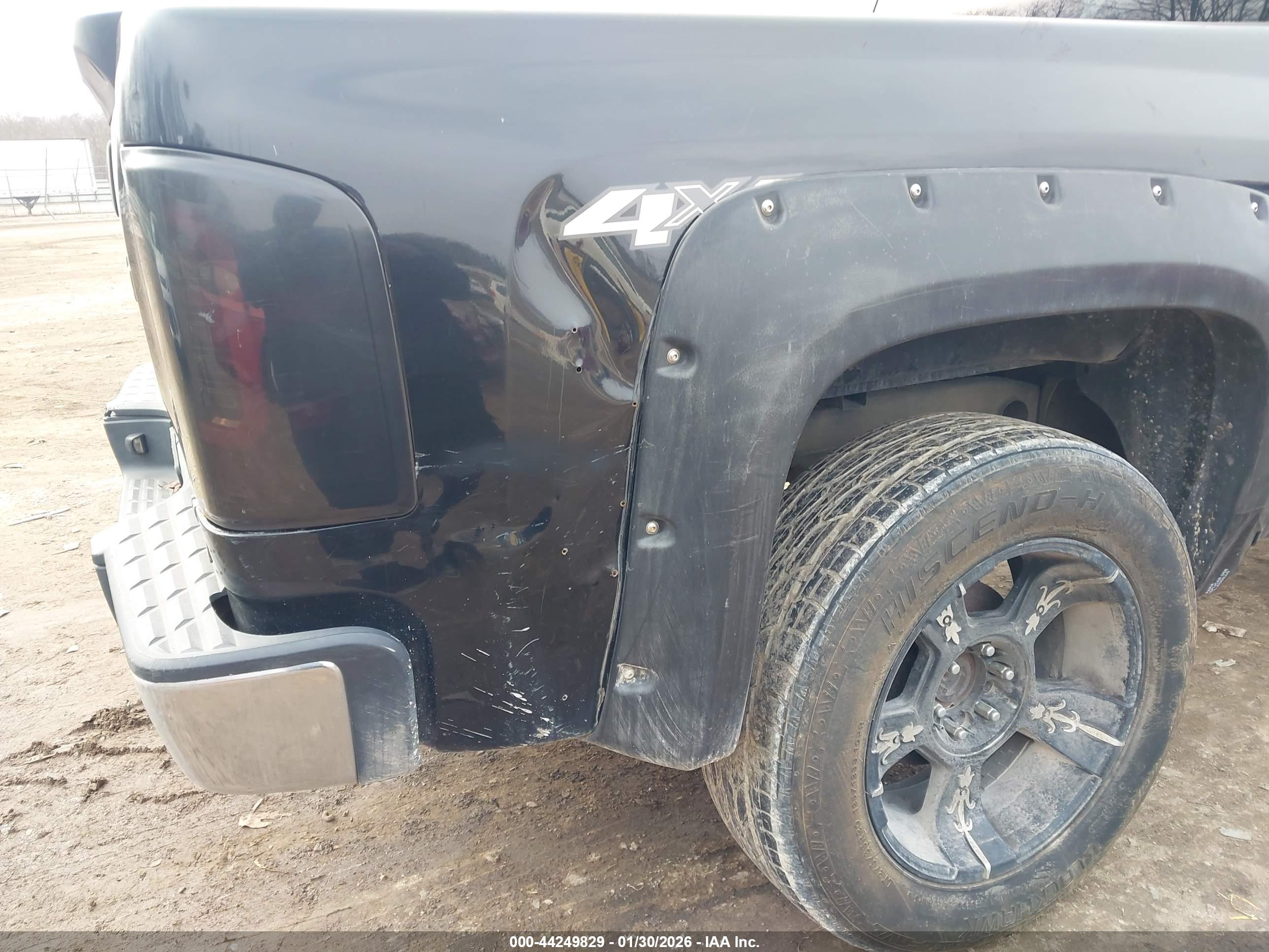 CHEVROLET SILVERADO image 6