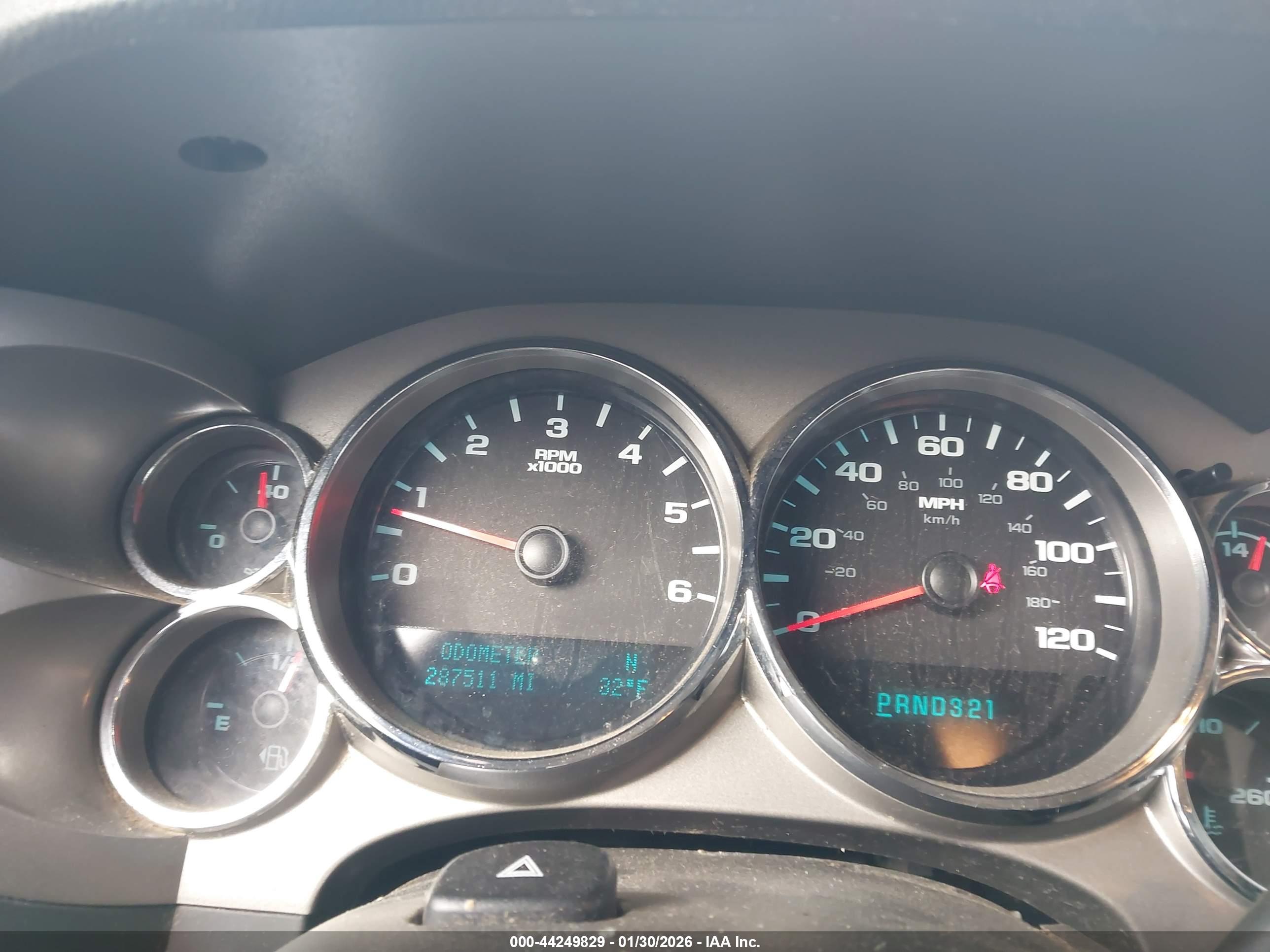CHEVROLET SILVERADO image 7