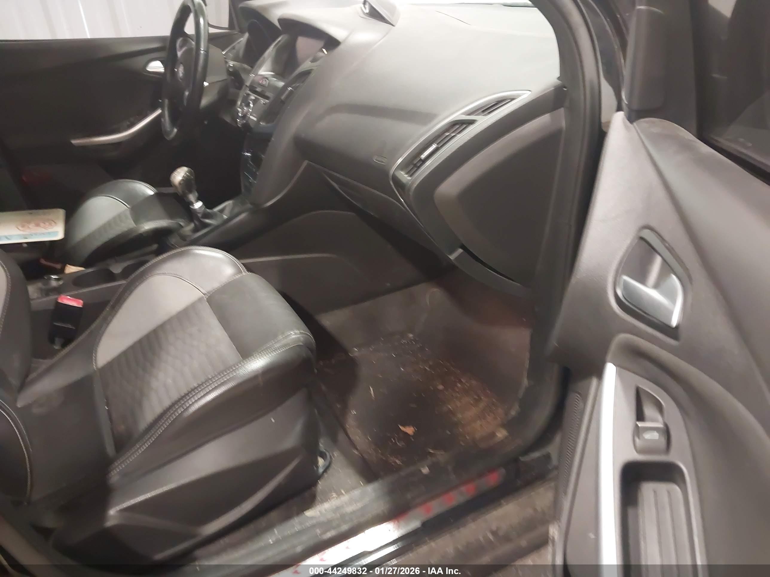 FORD FOCUS image 5