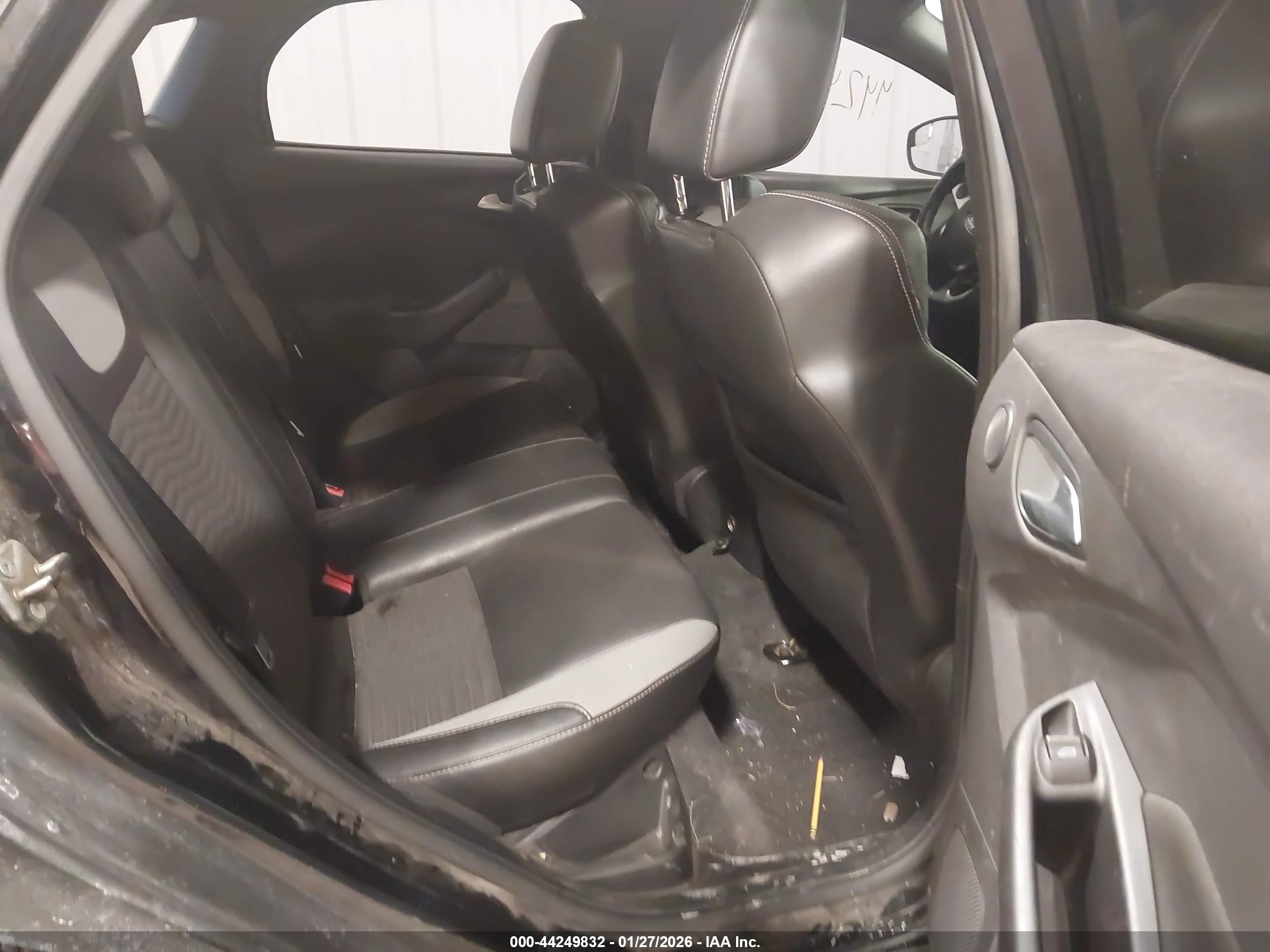 FORD FOCUS image 8