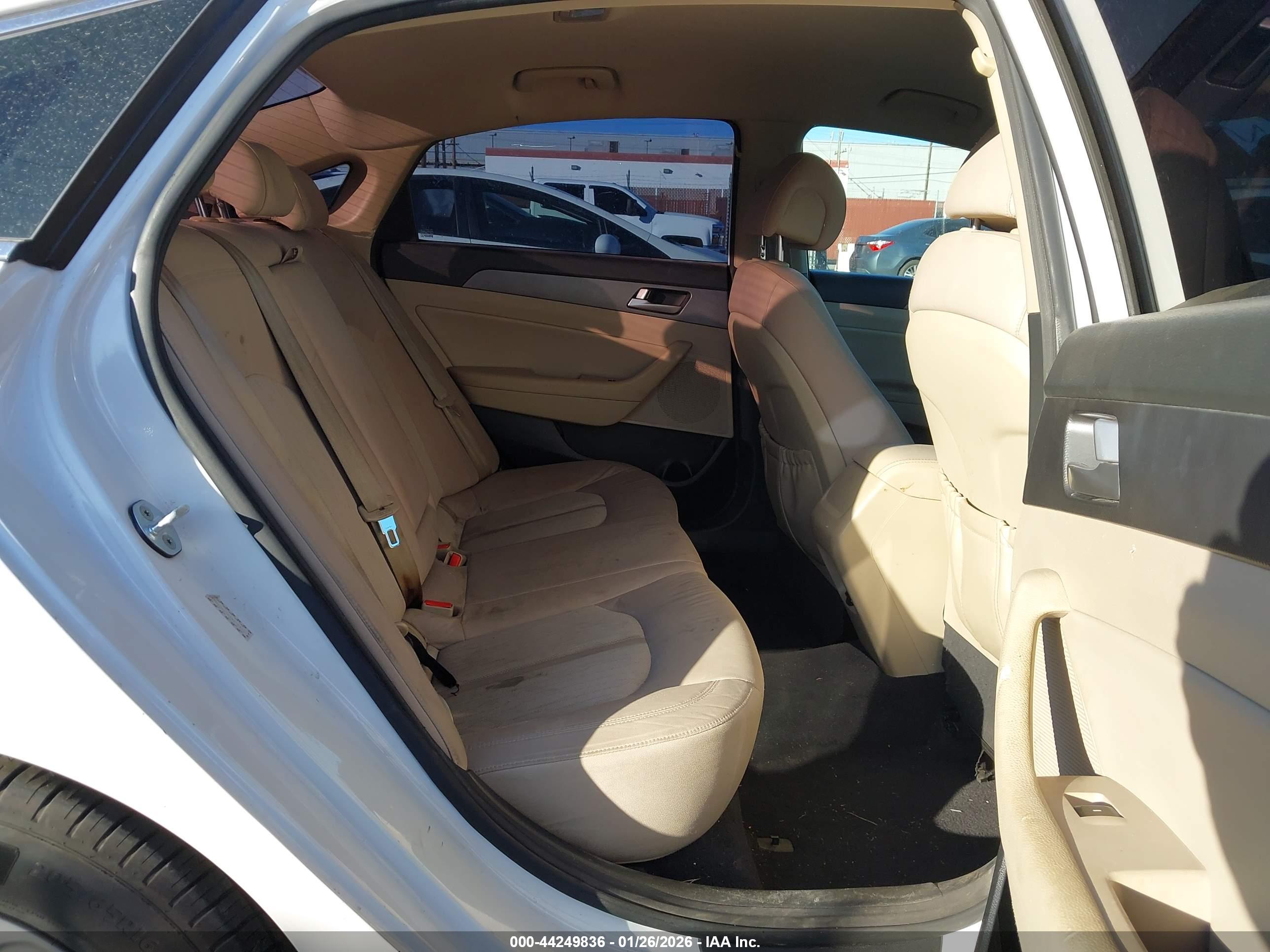 HYUNDAI SONATA image 8