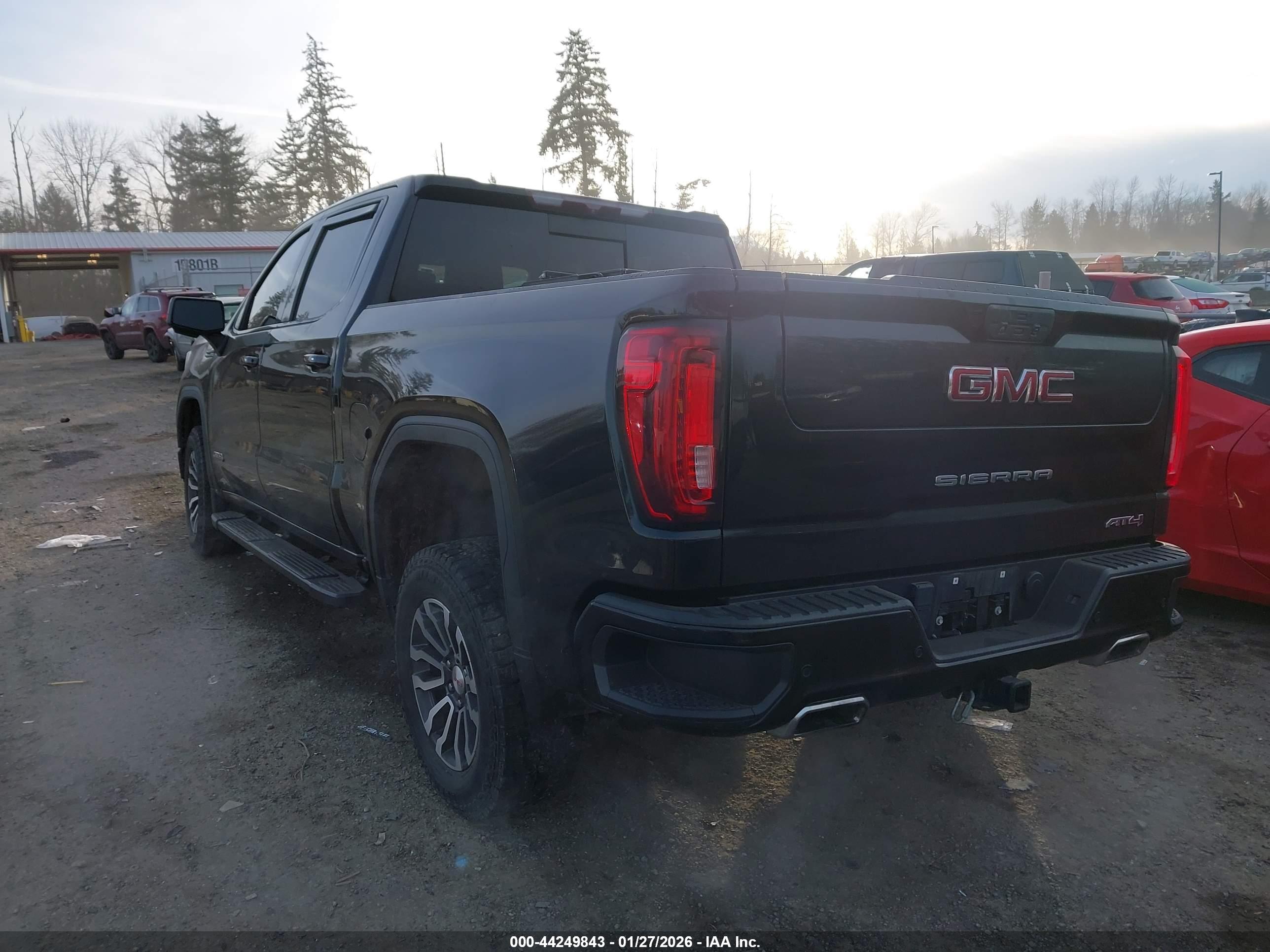 GMC SIERRA image 3
