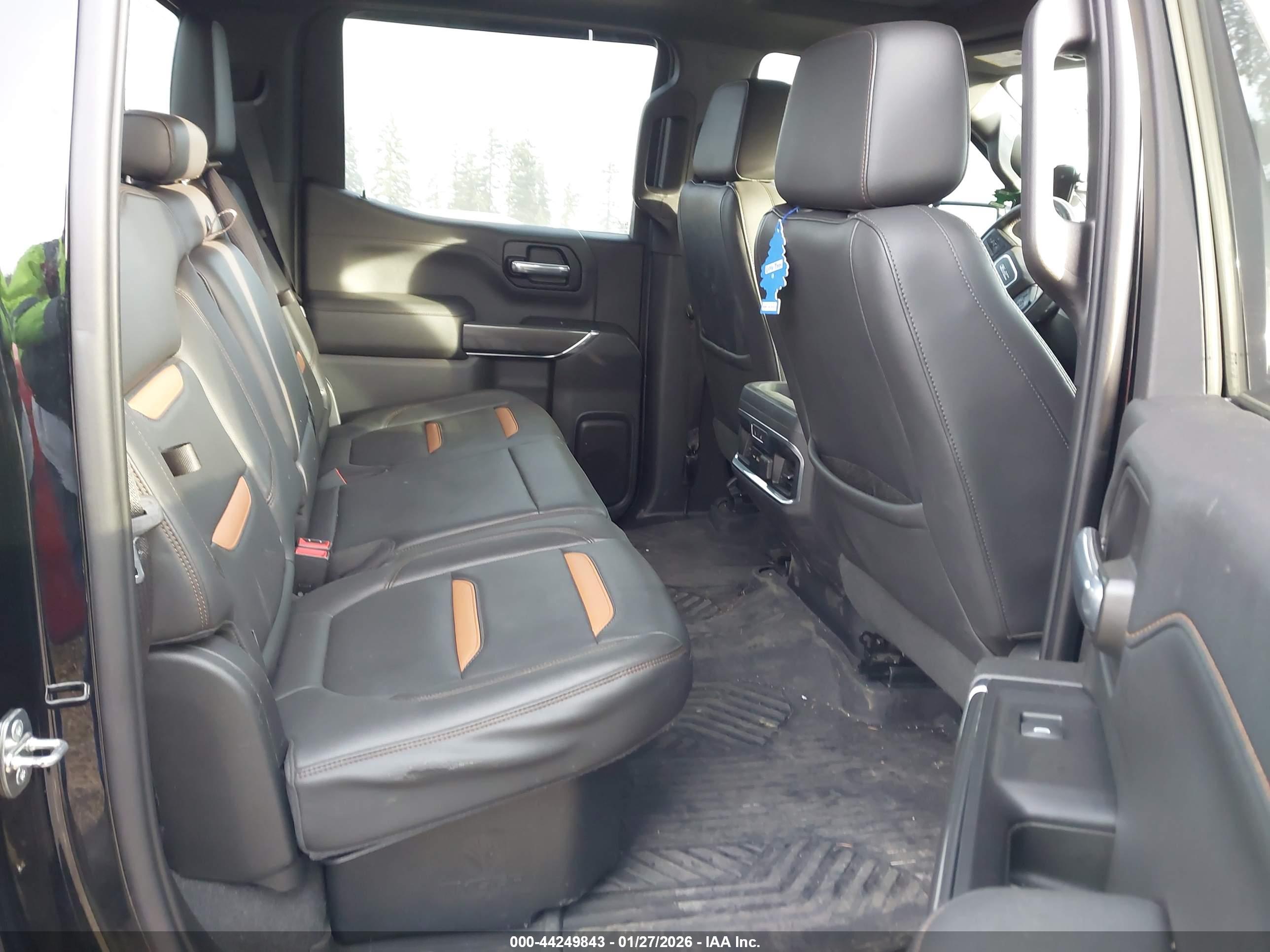 GMC SIERRA image 8