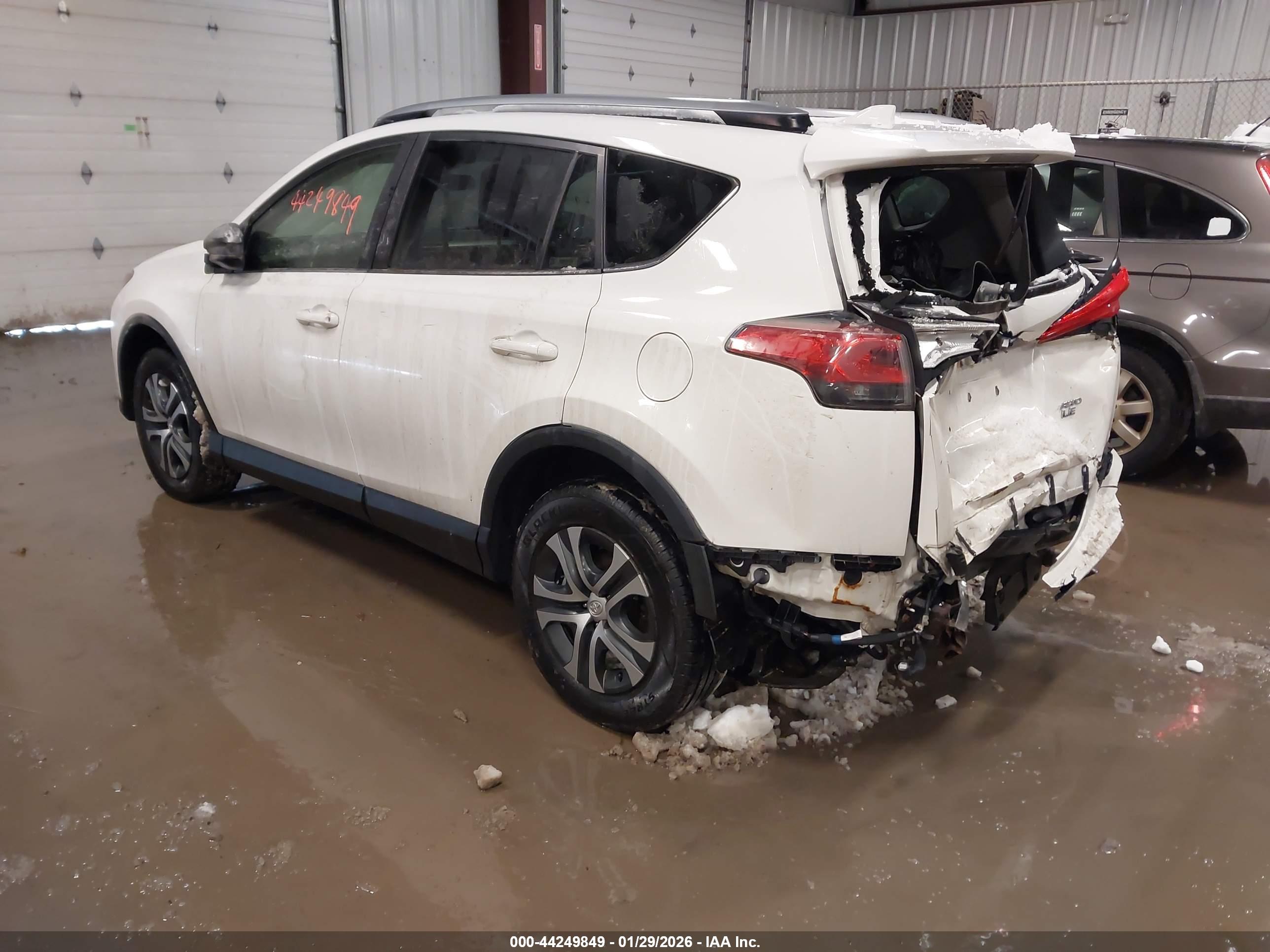 TOYOTA RAV4 image 3