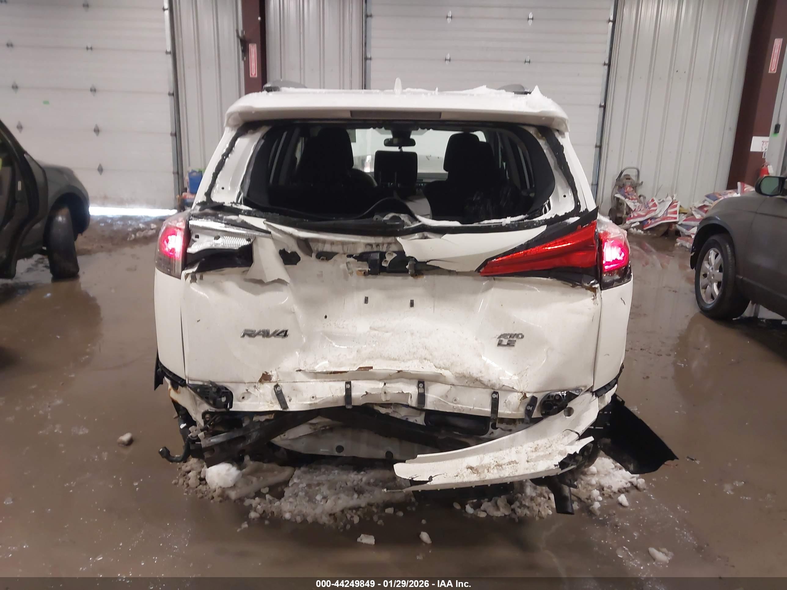 TOYOTA RAV4 image 6
