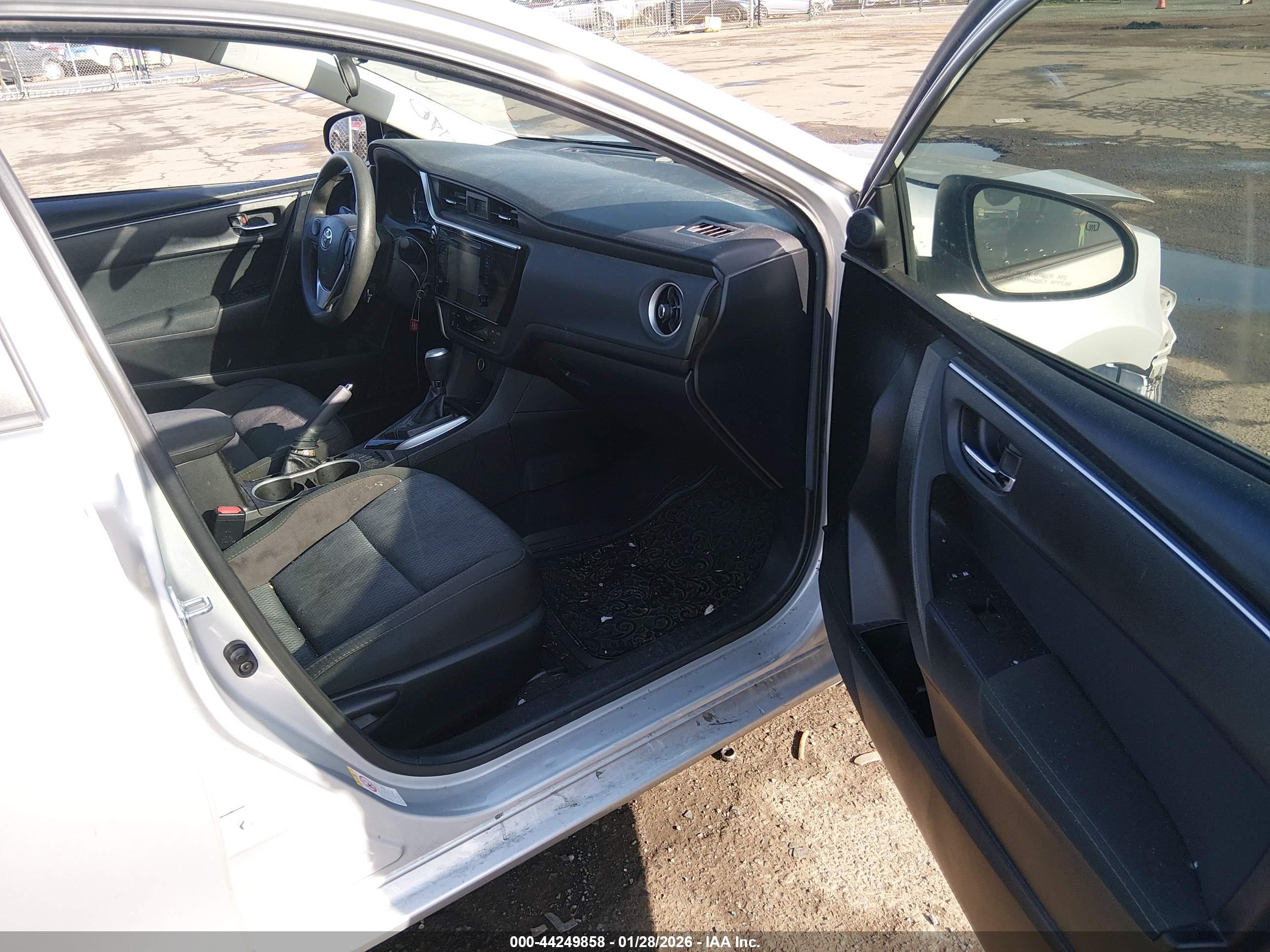 TOYOTA COROLLA image 5