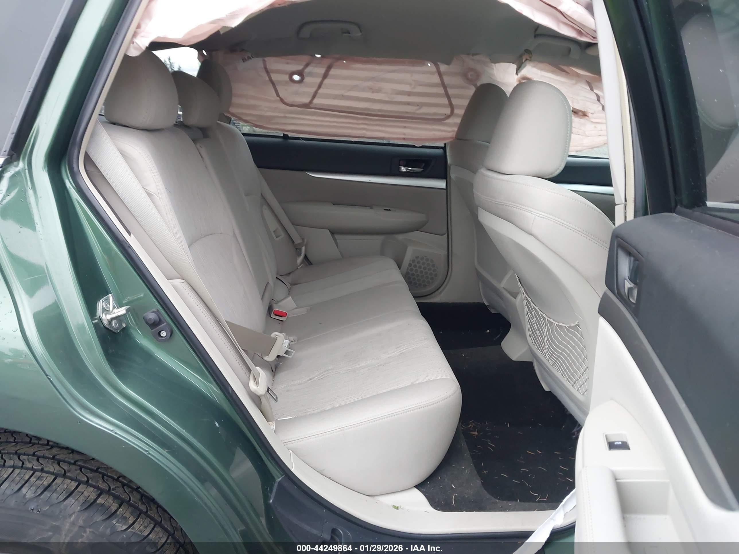 SUBARU OUTBACK image 8
