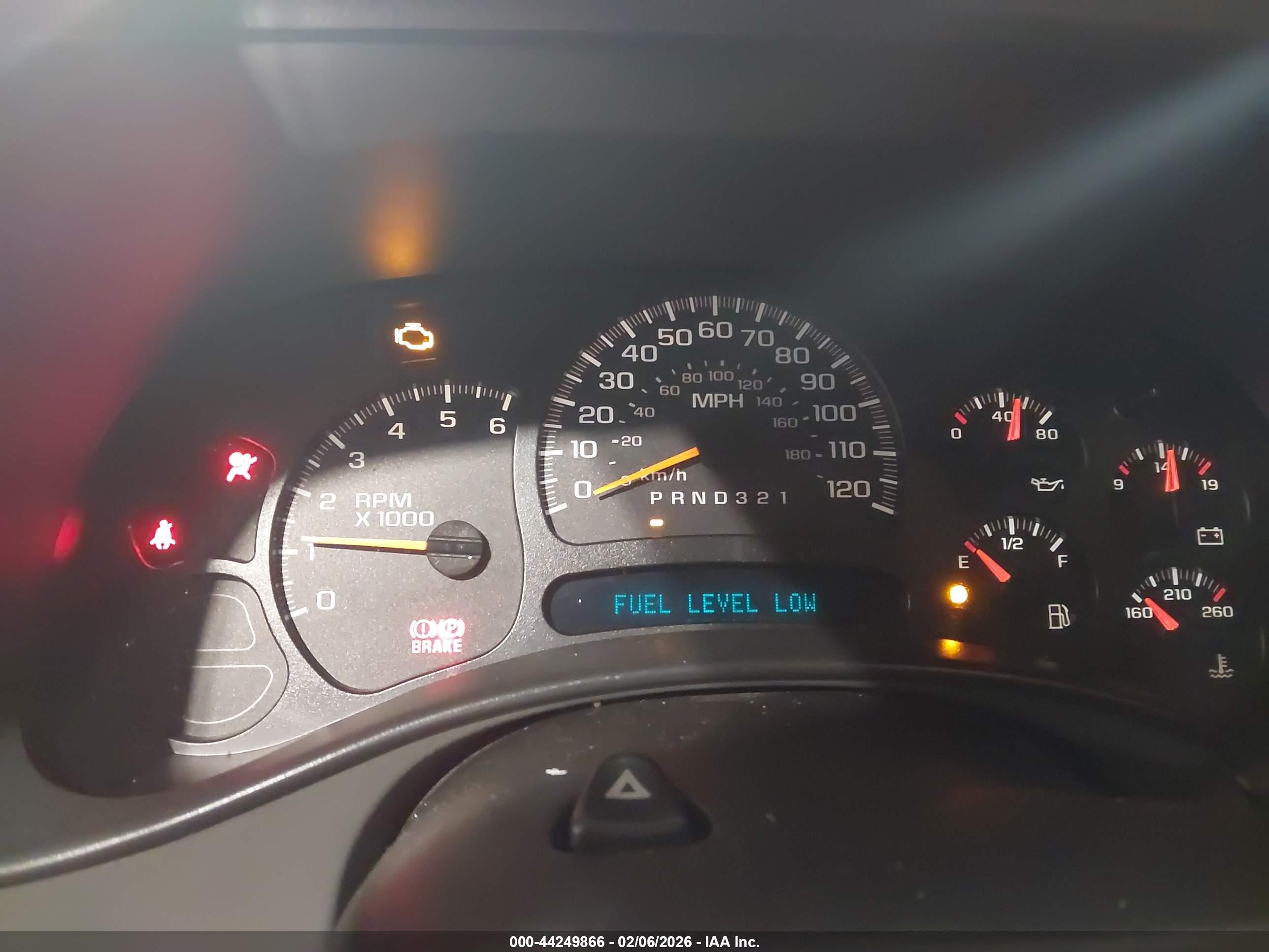 CHEVROLET SILVERADO image 7