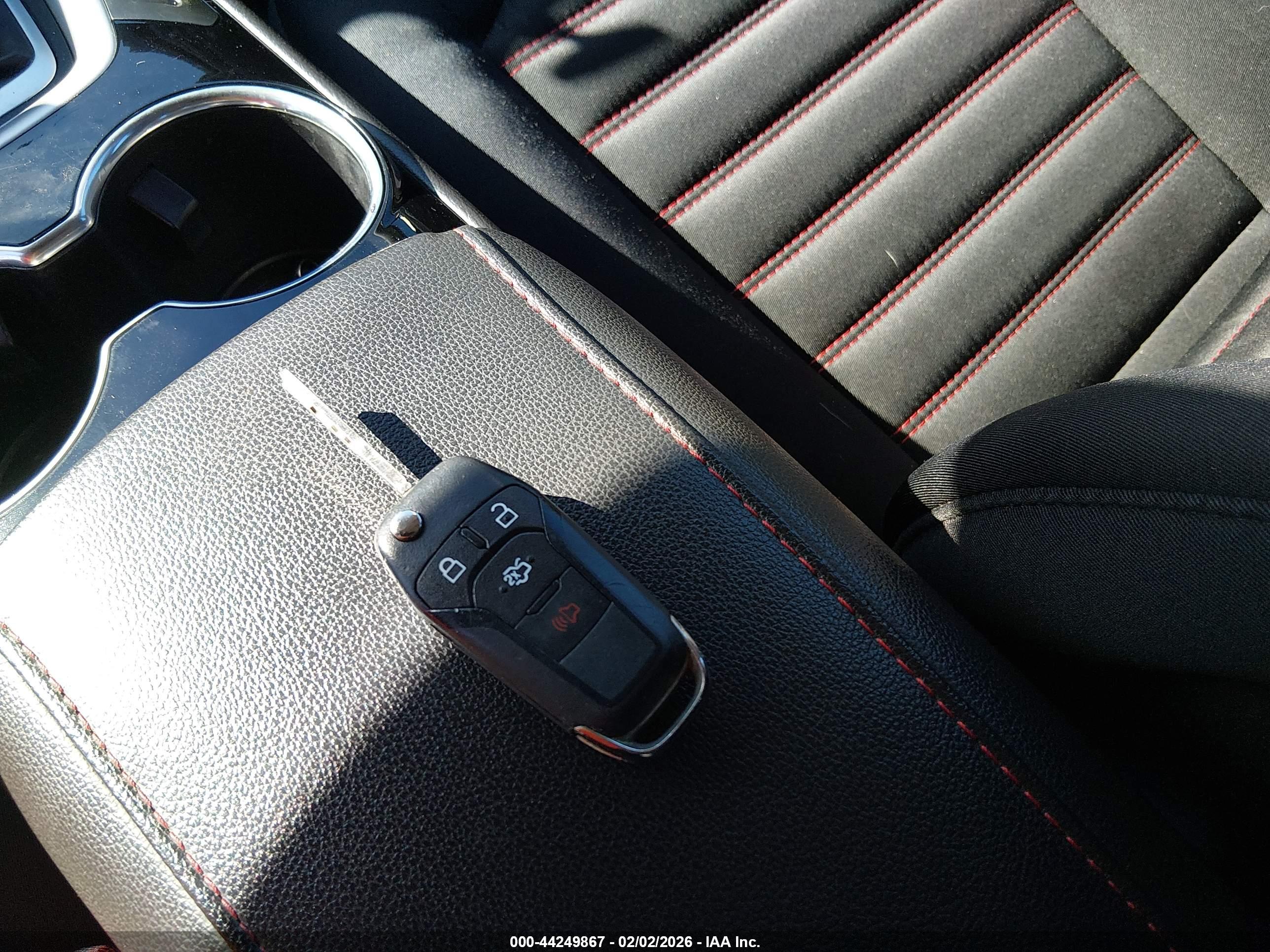 FORD FUSION image 11