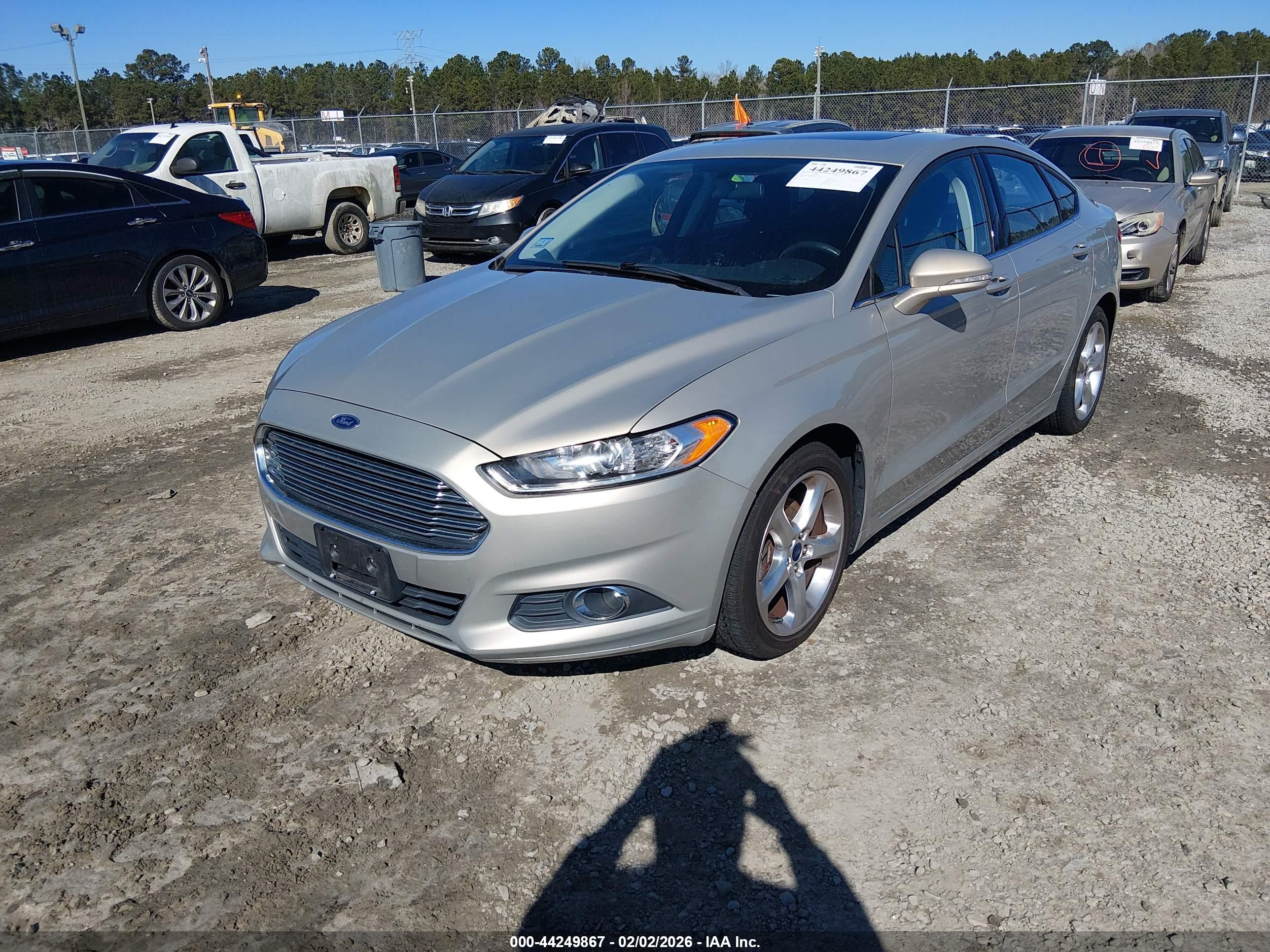 FORD FUSION image 2