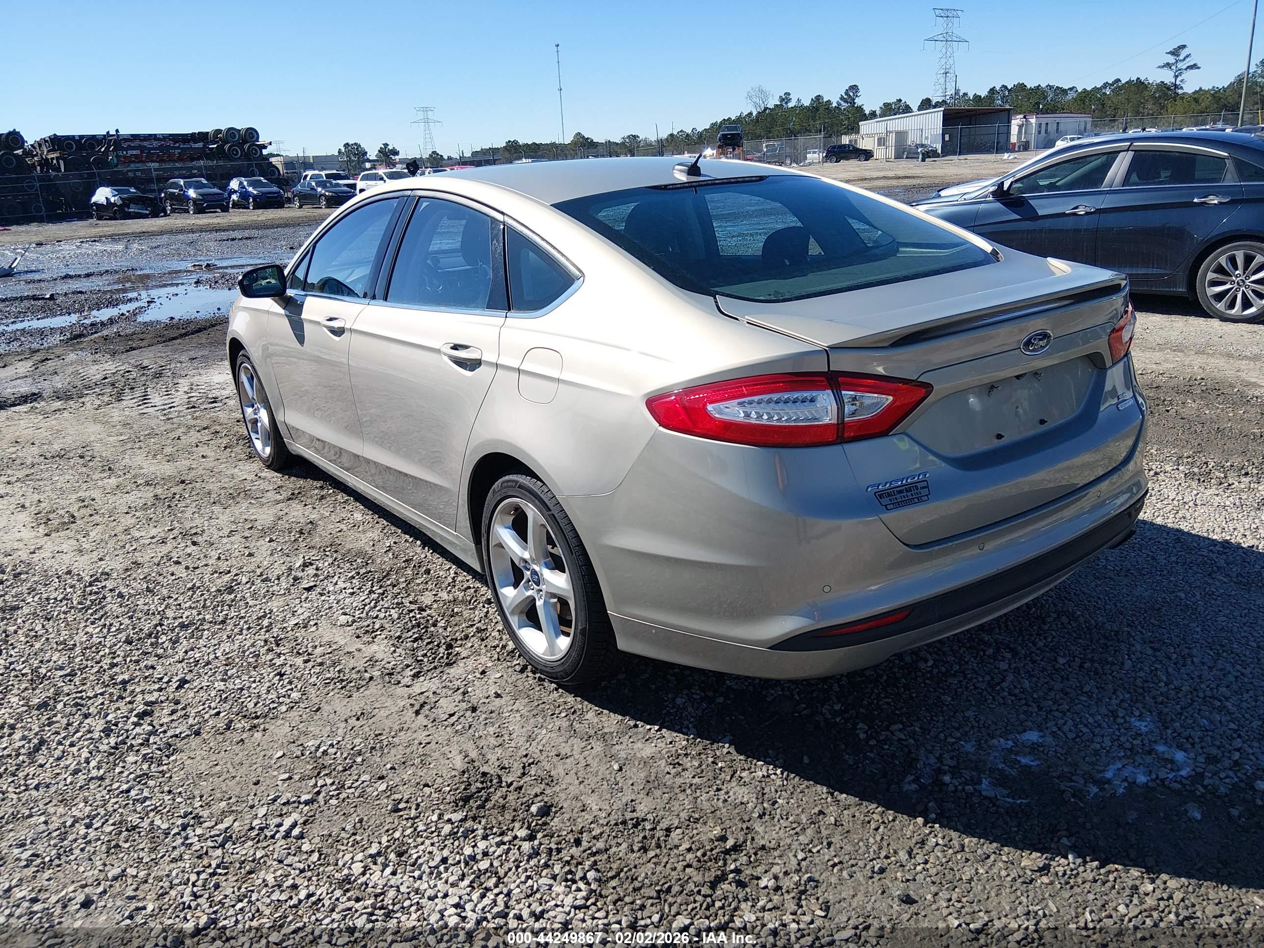 FORD FUSION image 3
