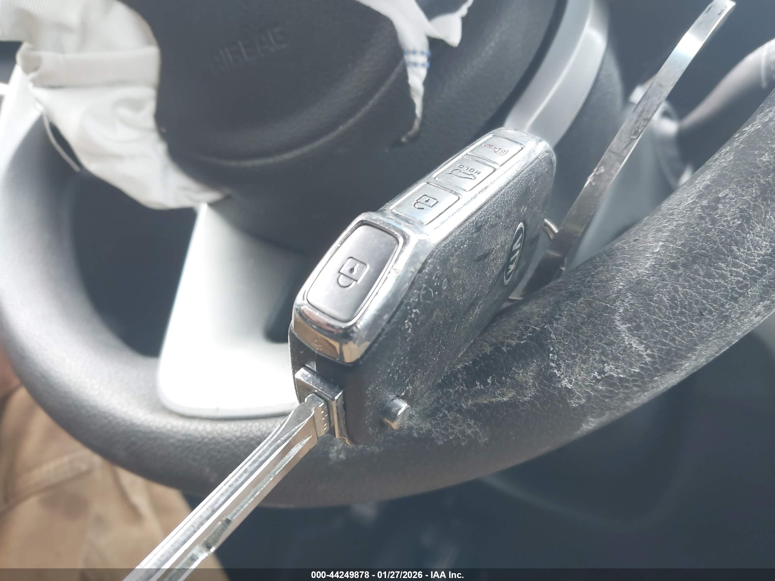 KIA SPORTAGE image 11