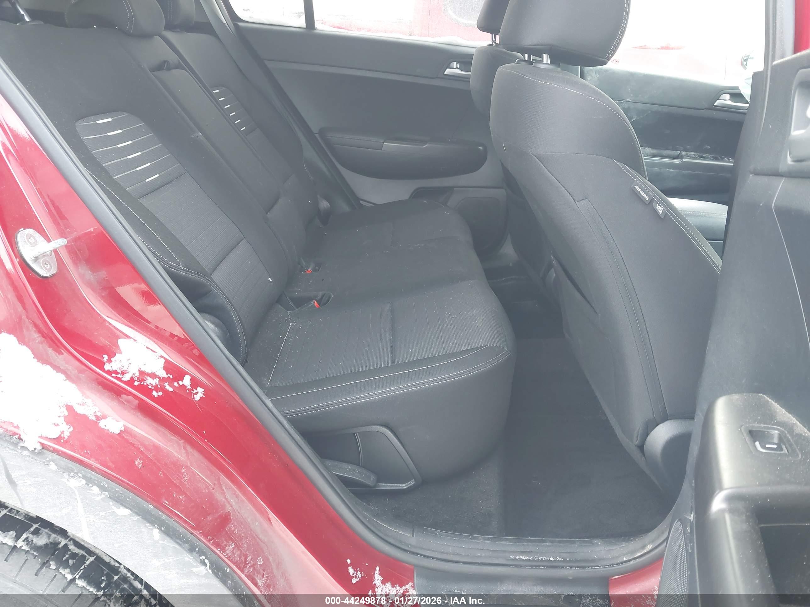 KIA SPORTAGE image 8