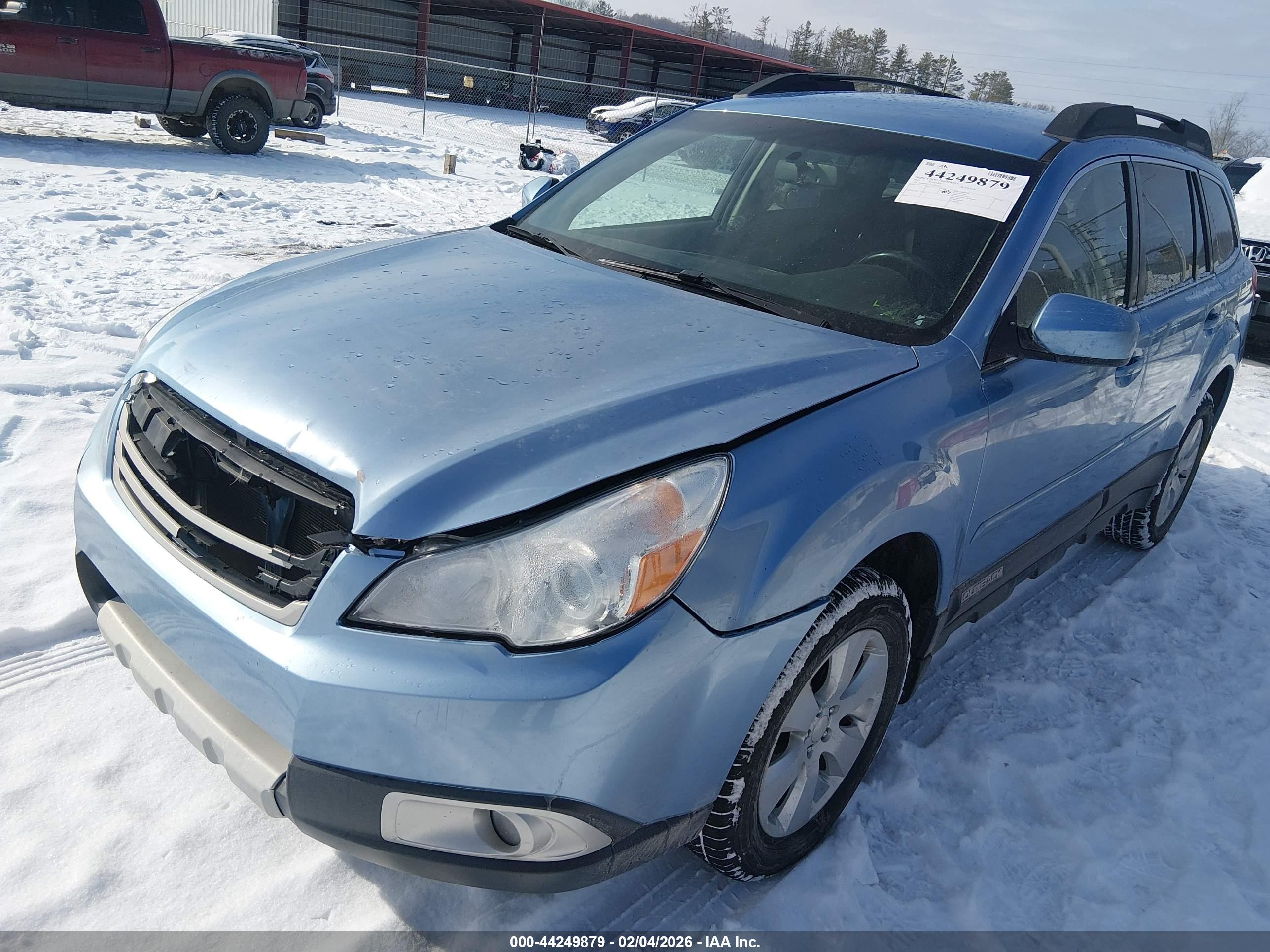 SUBARU OUTBACK image 2