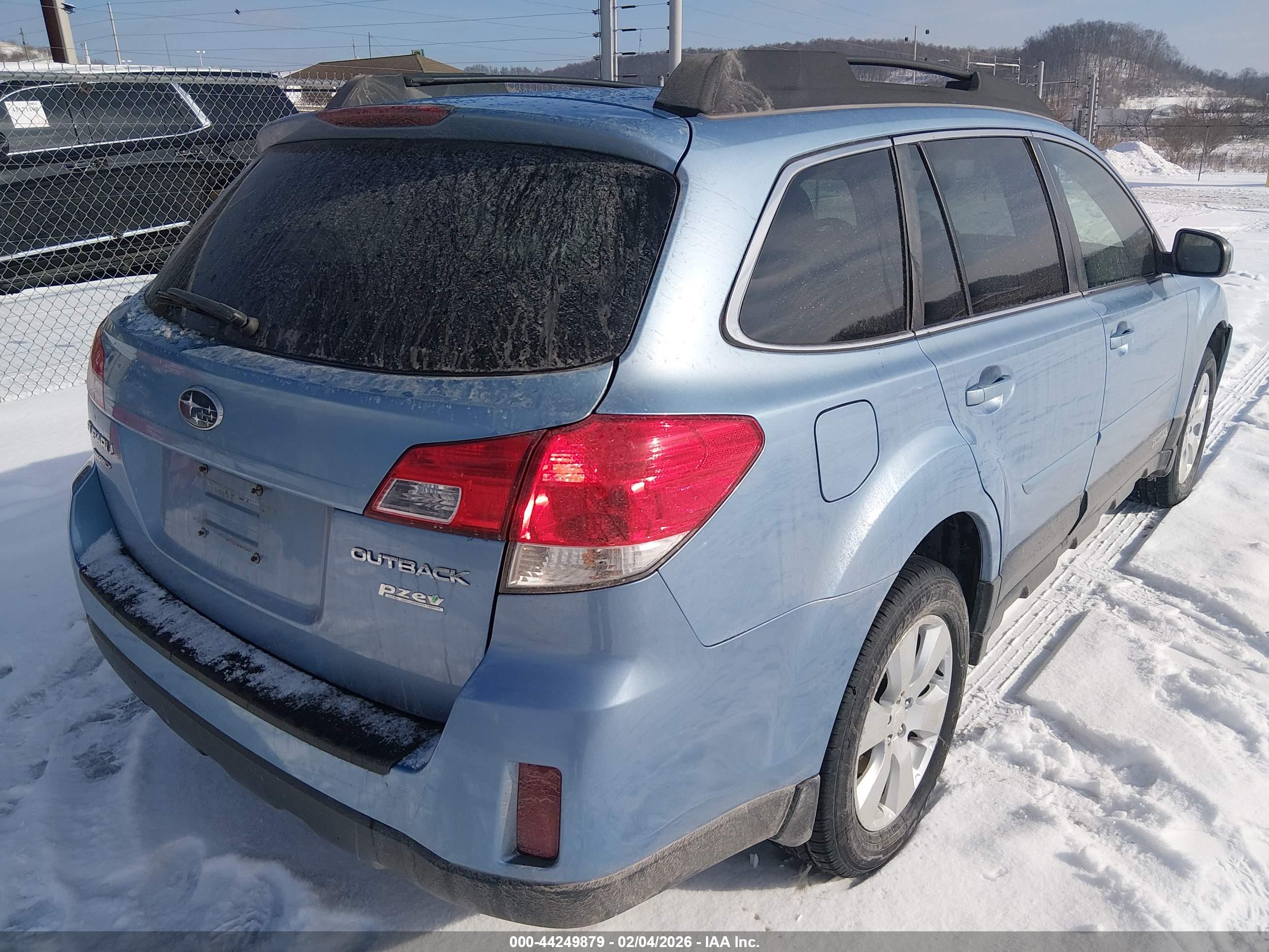 SUBARU OUTBACK image 4