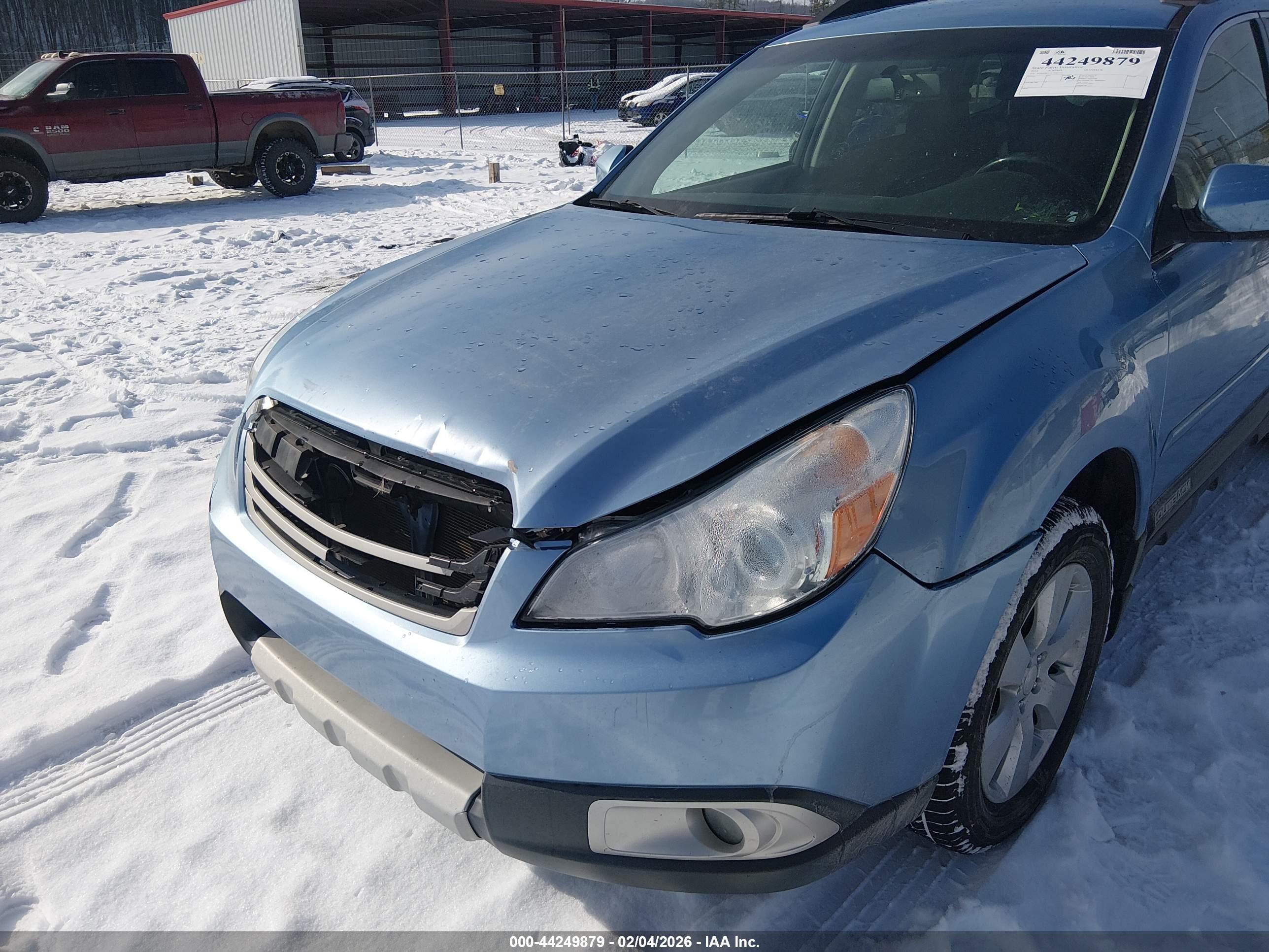 SUBARU OUTBACK image 6