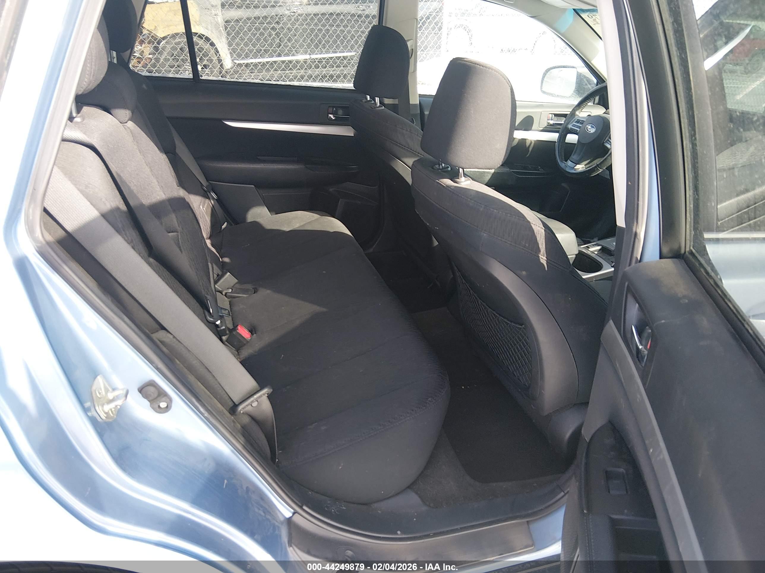 SUBARU OUTBACK image 8