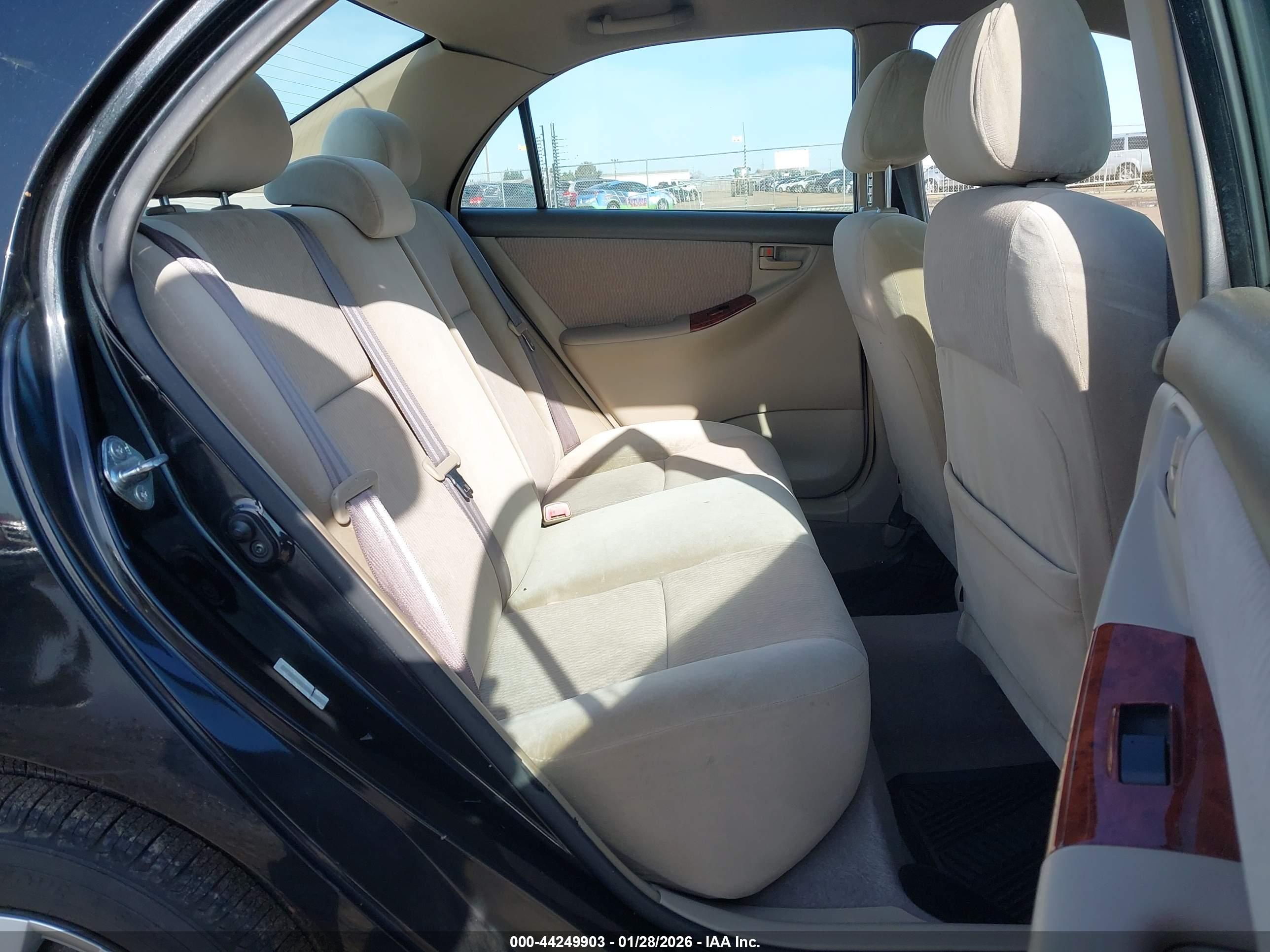 TOYOTA COROLLA image 8