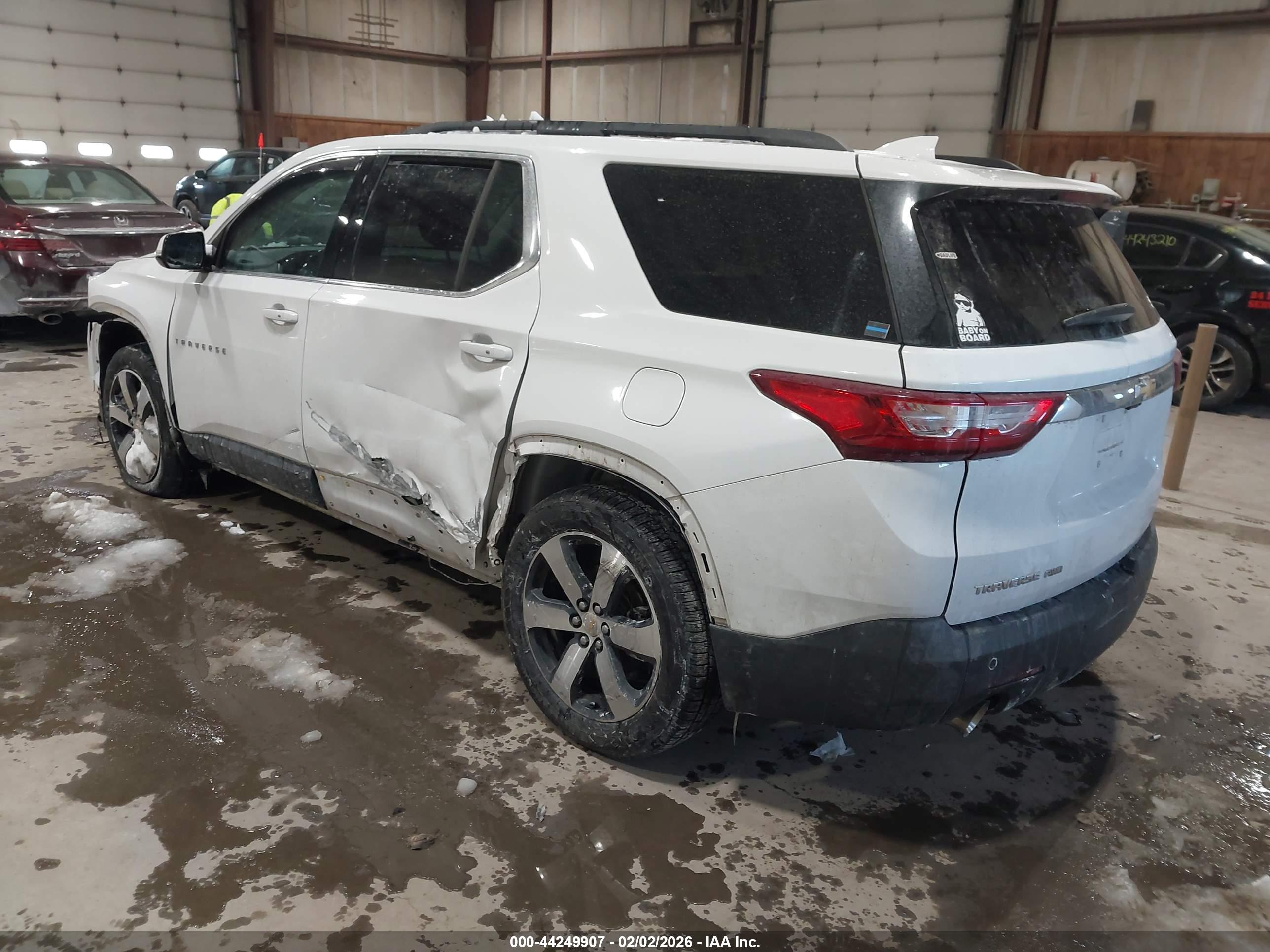 CHEVROLET TRAVERSE image 3